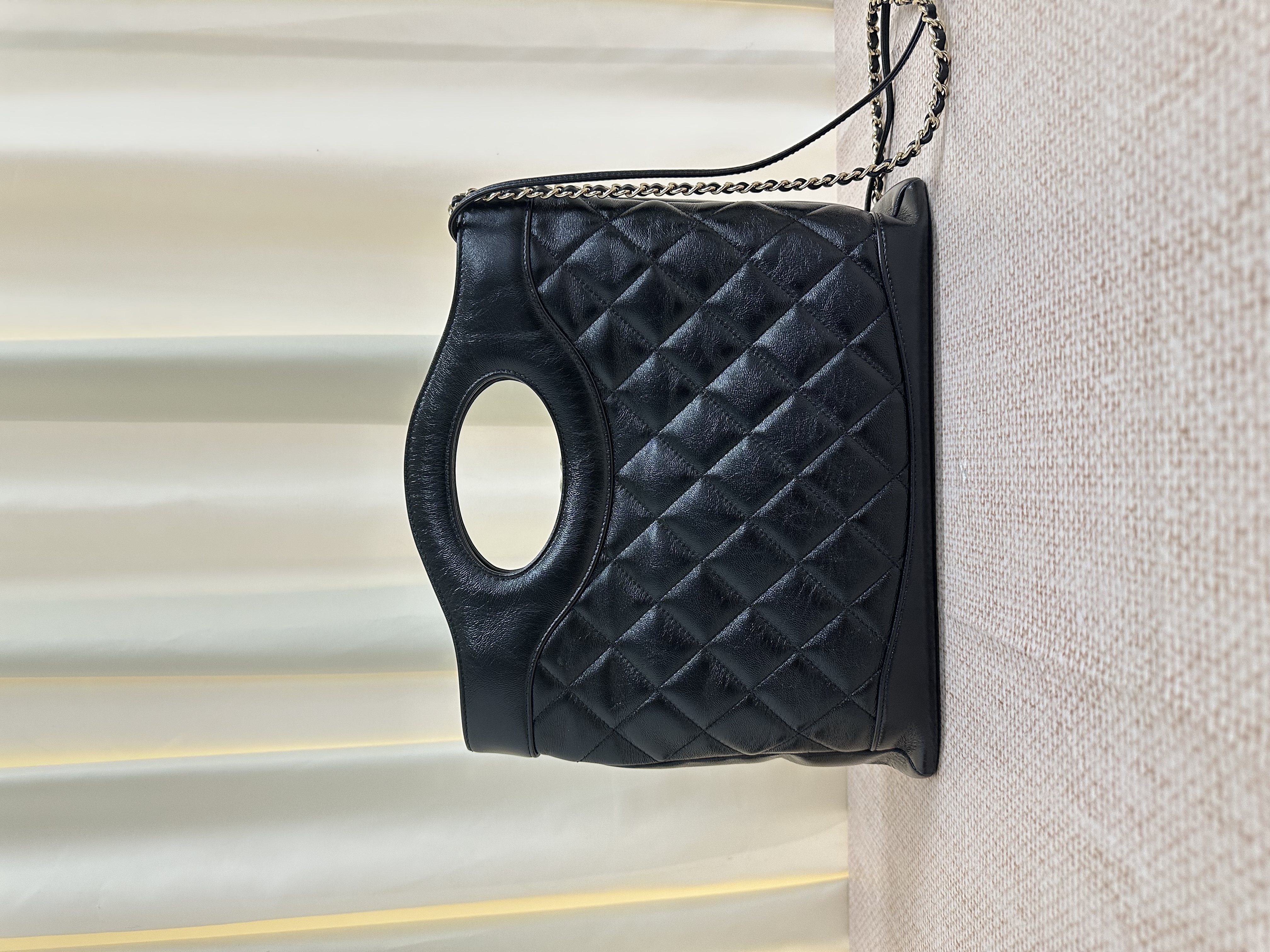 Pre-owned Chanel 31 Bag/ Product Code: 26041601