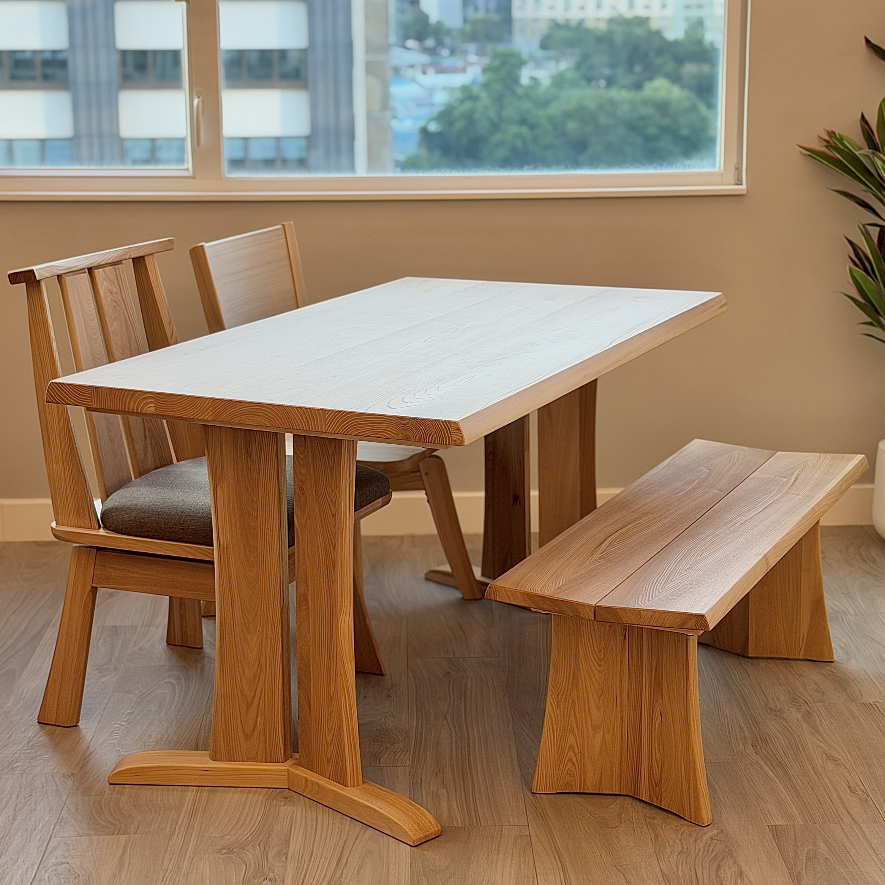 新品推介KOBE Dining Table