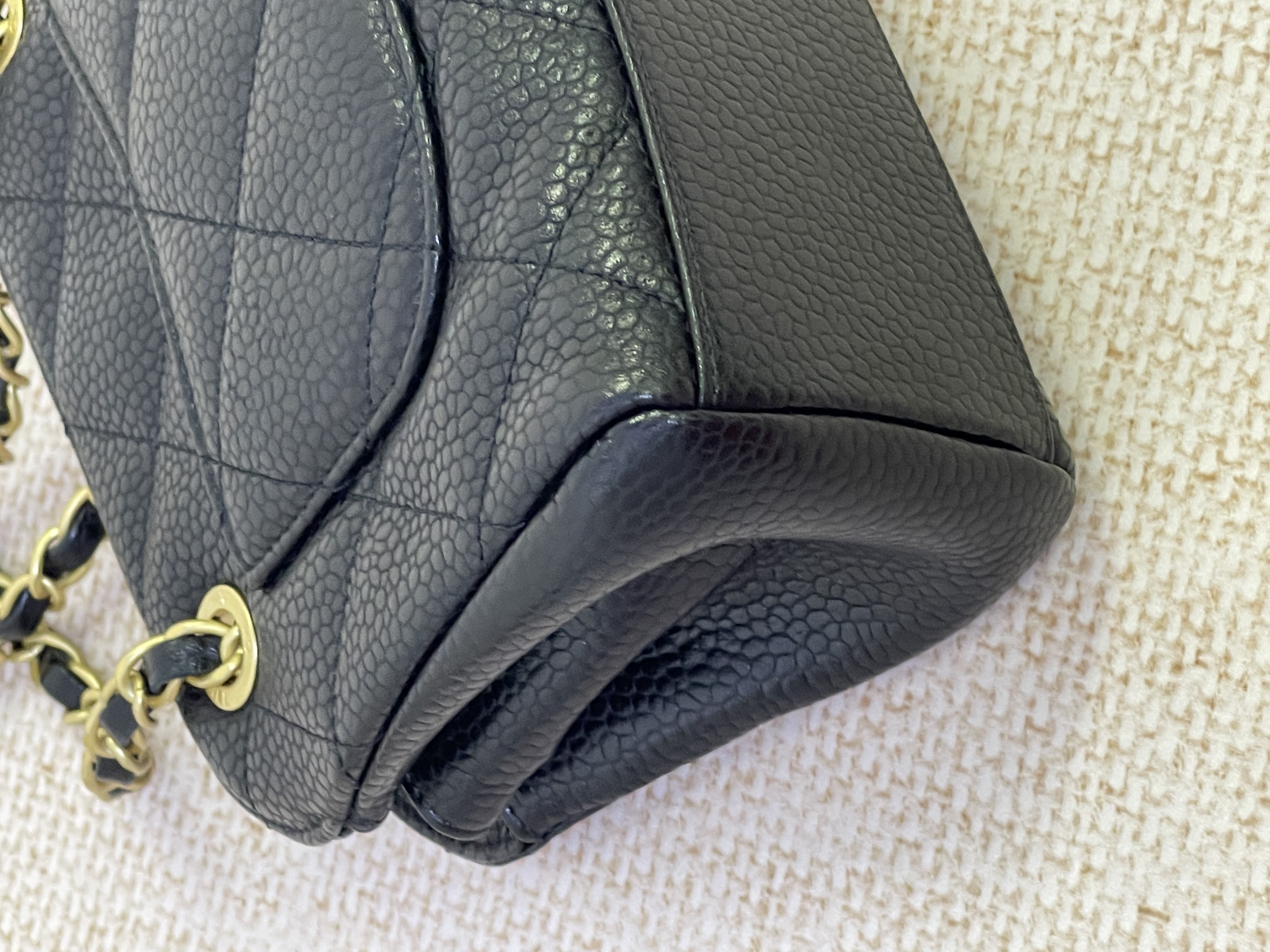 Pre owned Chanel 24K clutch with chain caviar / Product Code: 26031102