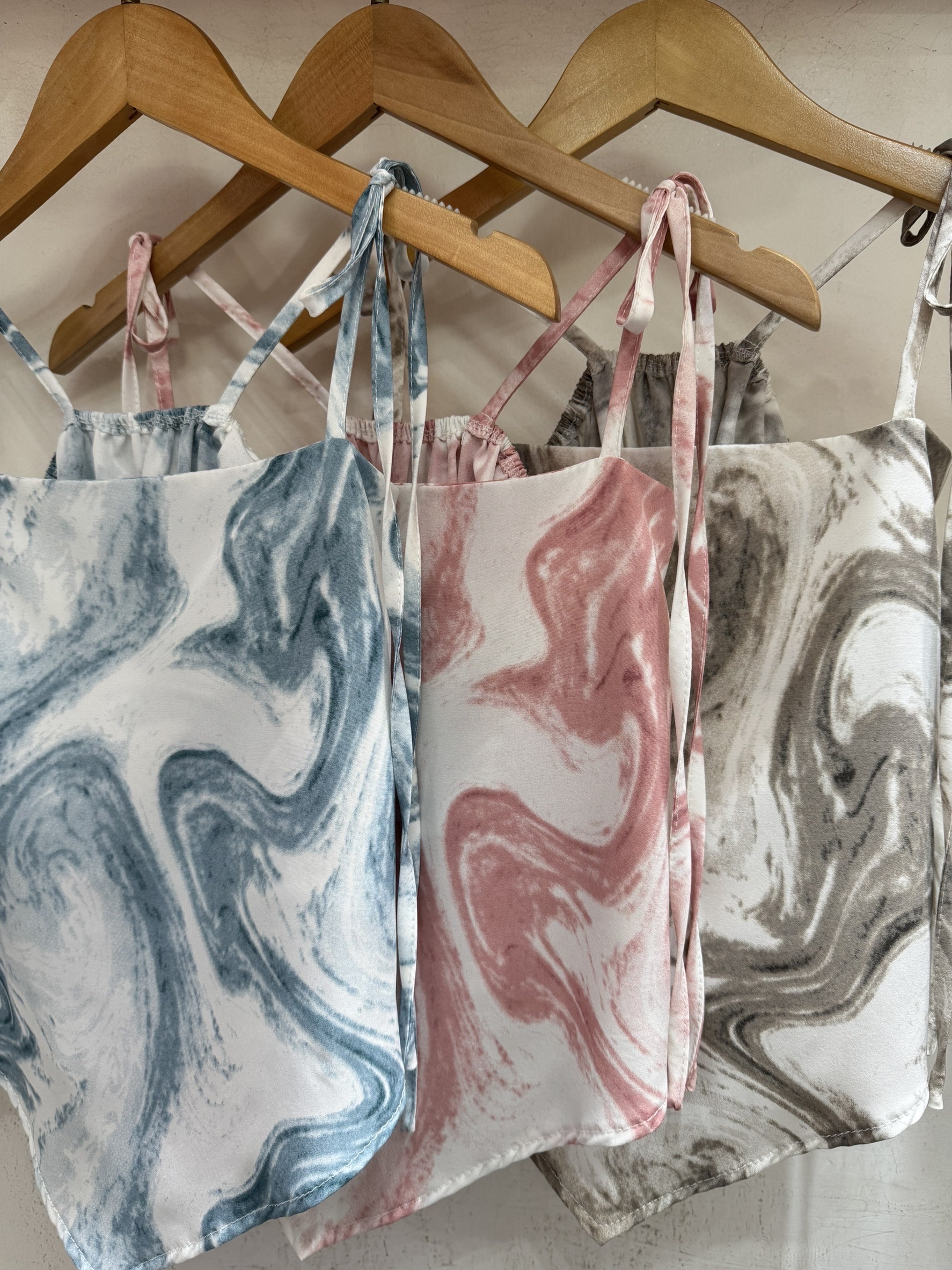 26🇹🇭新款預訂 三角大理石綁帶TOP