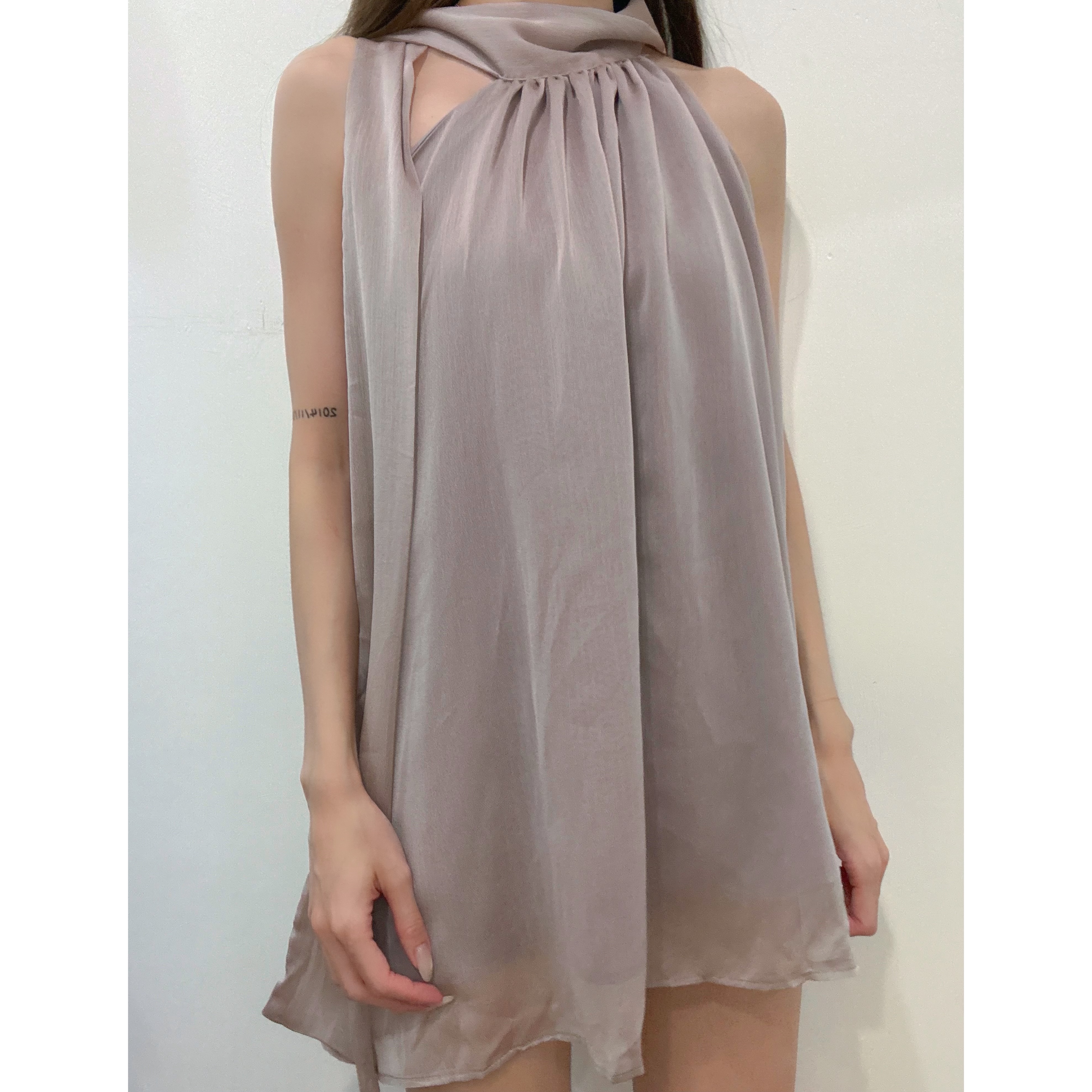 優惠價9月5截🐿️2608N《GREECE TOP》