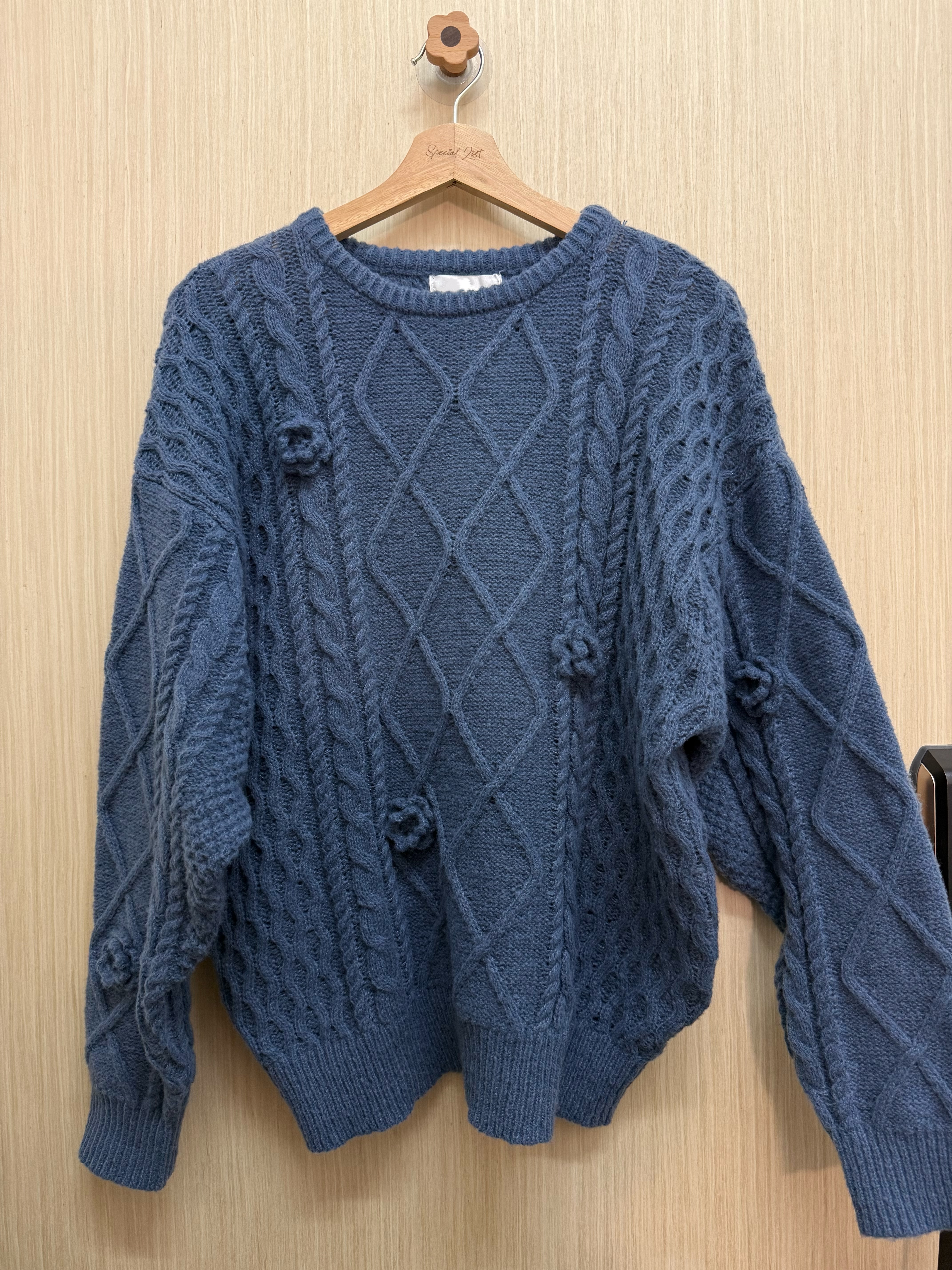 立體刺繡花冷衫（藍色）