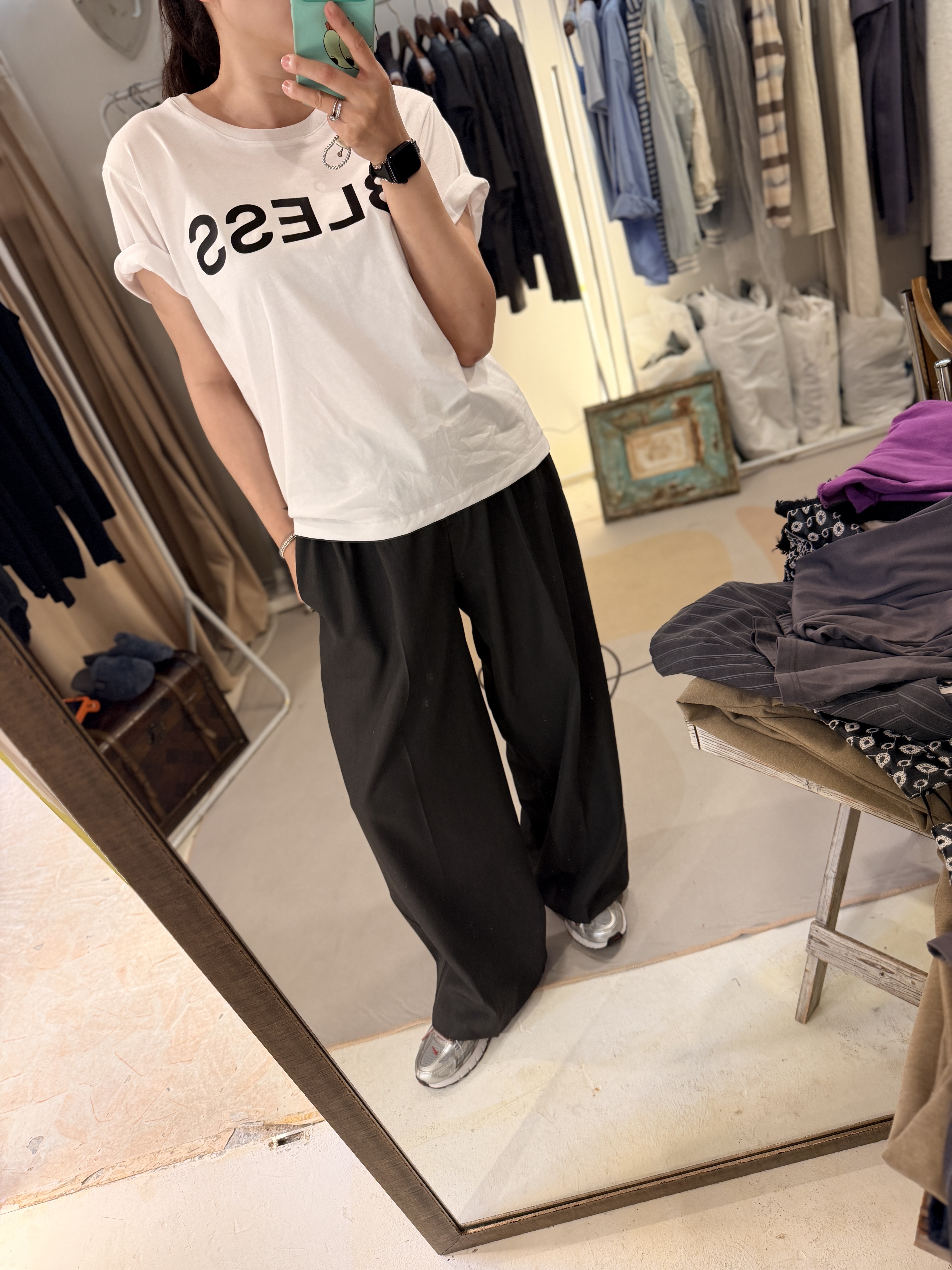 Loose cutting pants