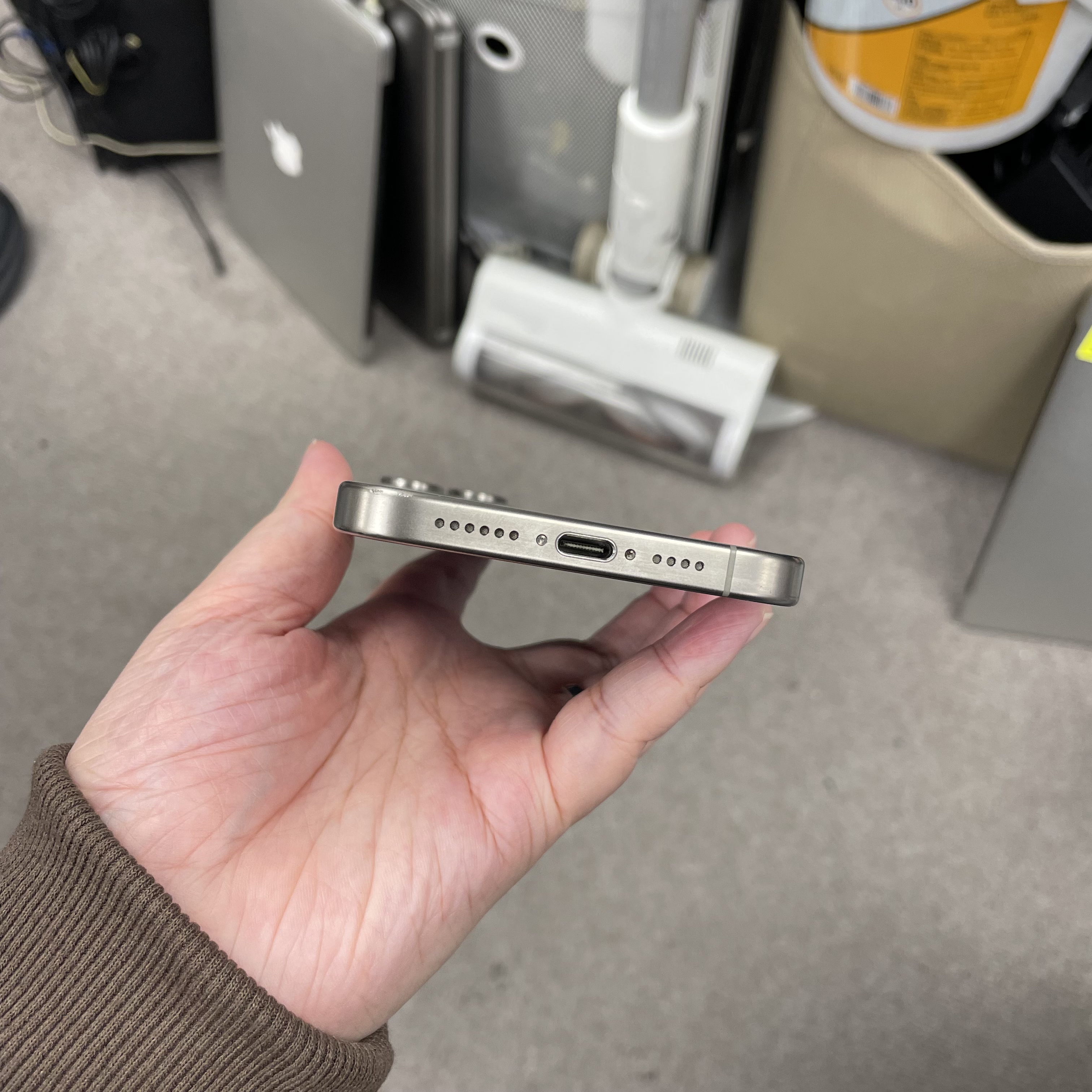 *6027 15 Promax 勁靚機 256GB 電85 原色 gray