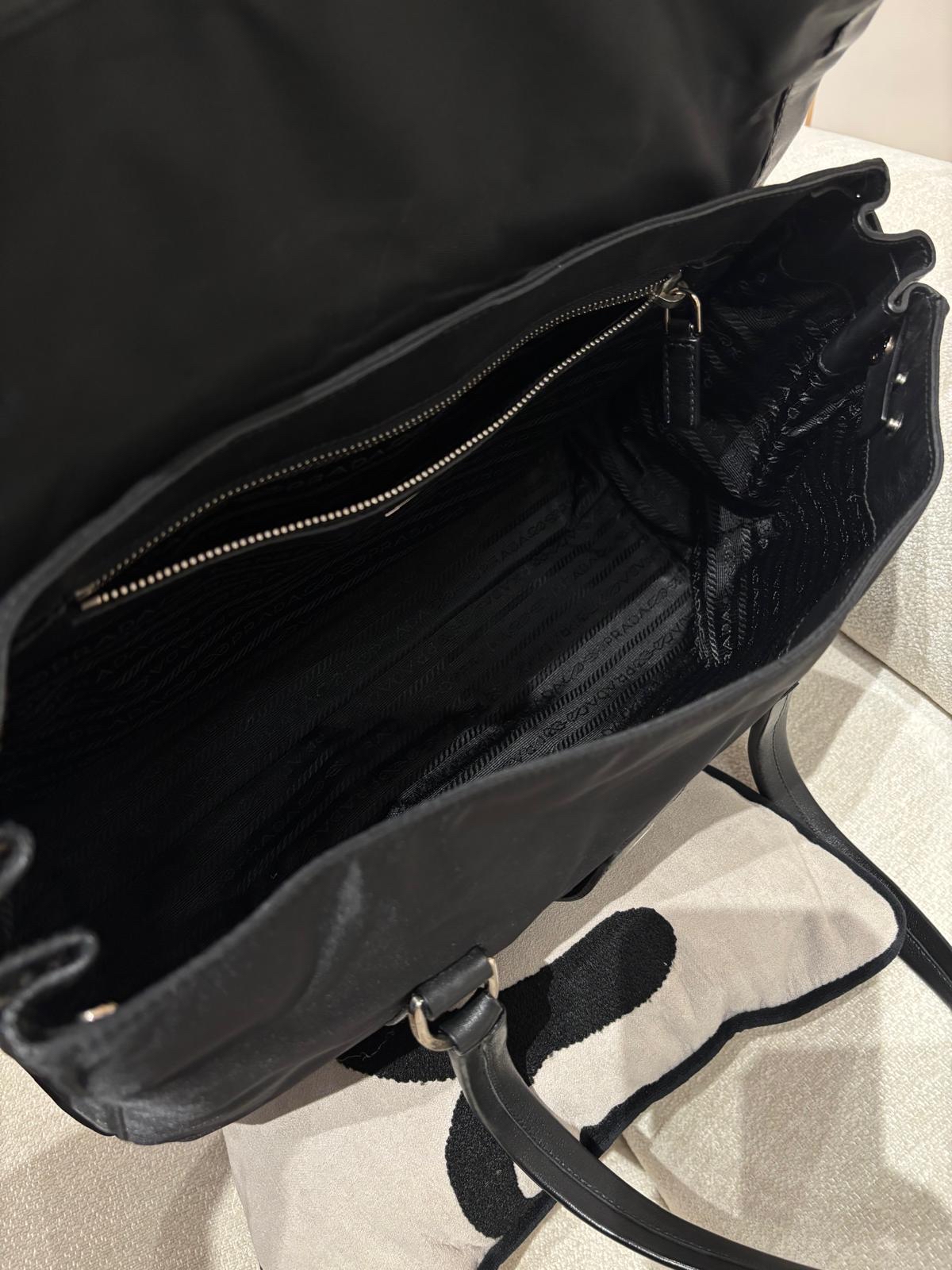 Prada nylon shoulder bag  100%Authentic,95%new 