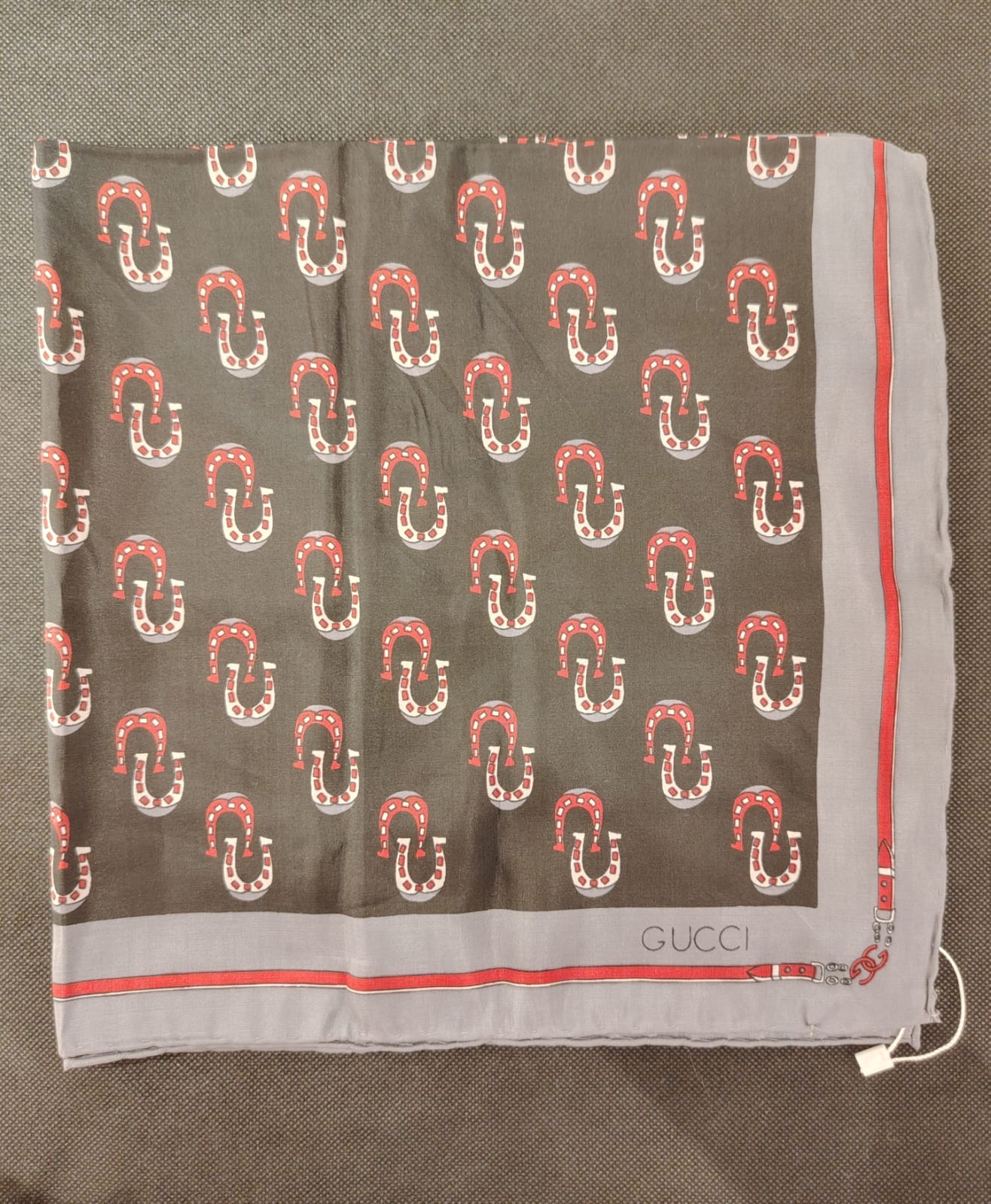 Gucci 空姐絲巾