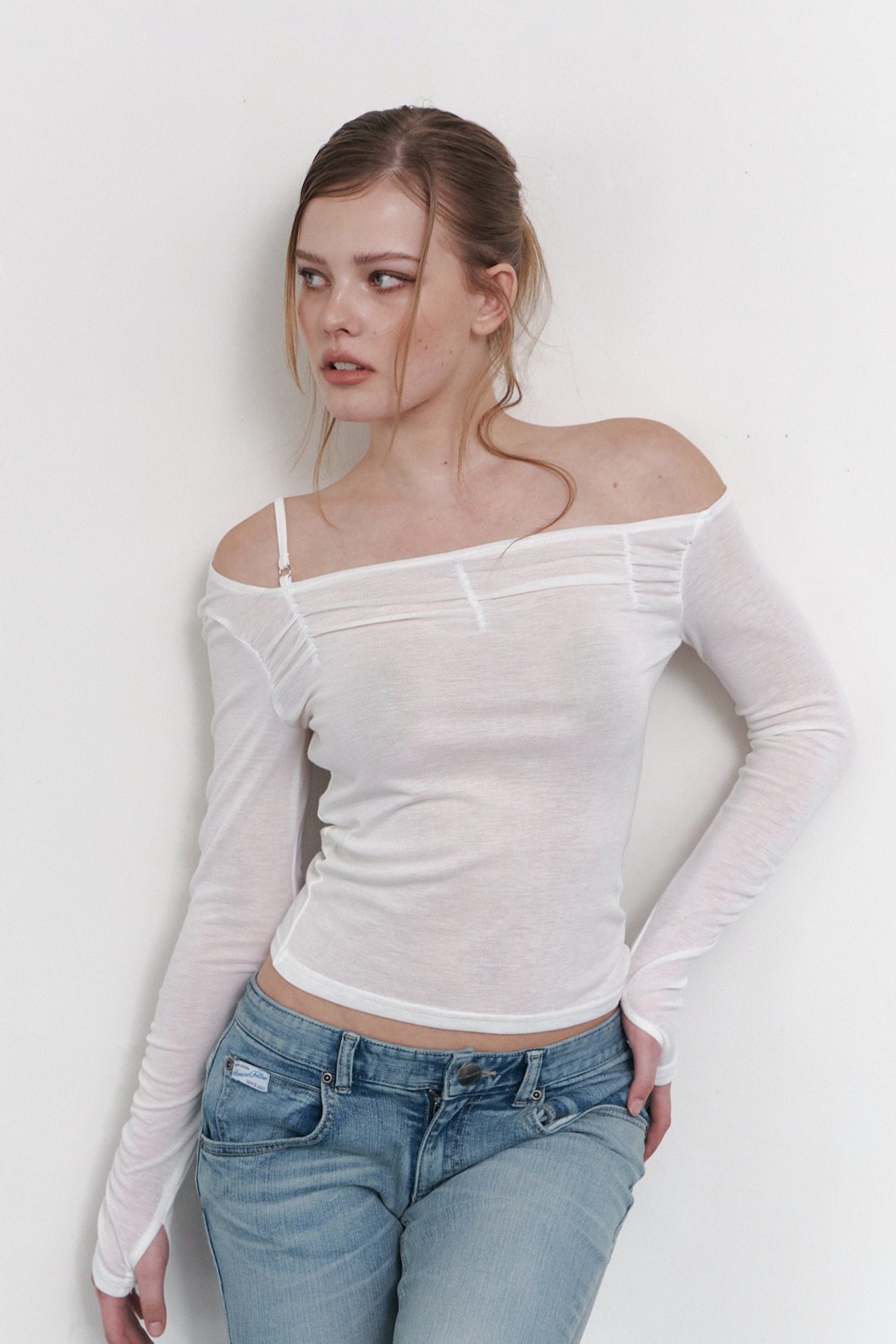 pleaseNOFOLLOW - Halo Unbal Shirring Long Sleeve Top (White)