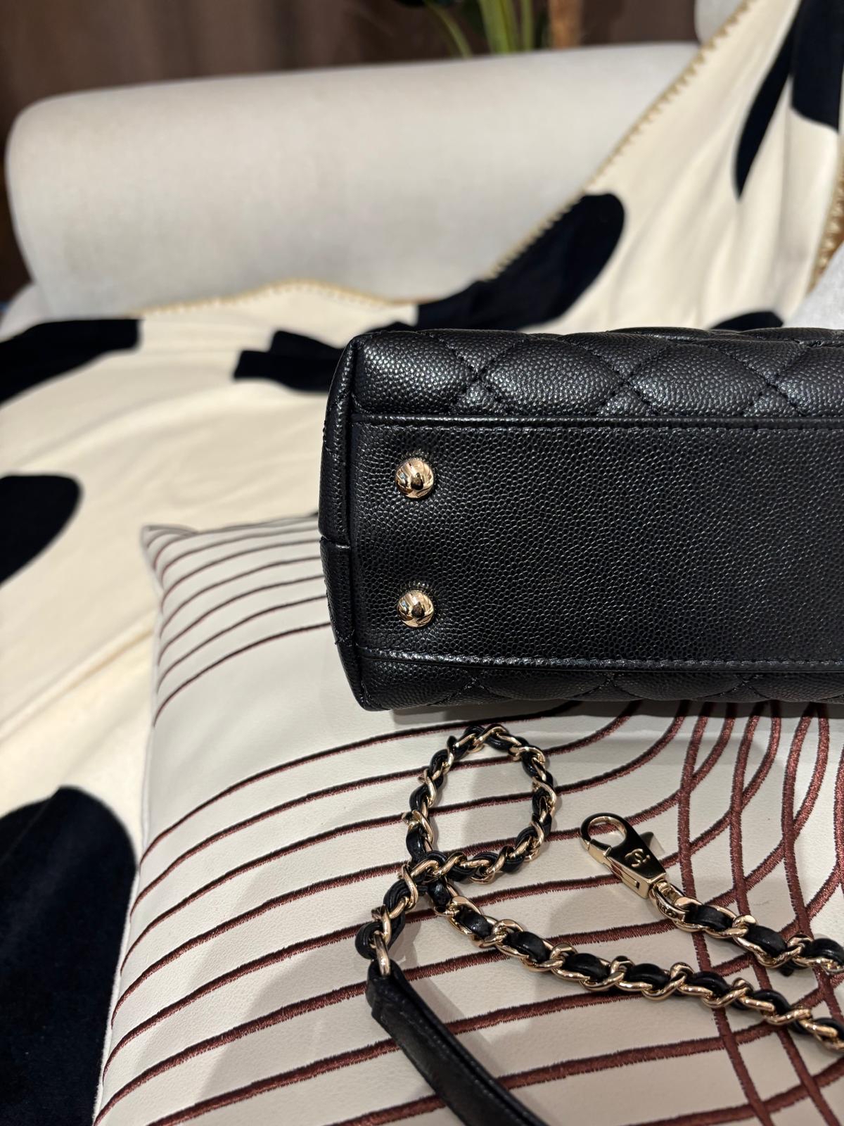 Chanel coco handle small 黑色荔枝牛皮 100%Authentic ,98%new  ✅專門店收據✅31card✅dust bag✅box 