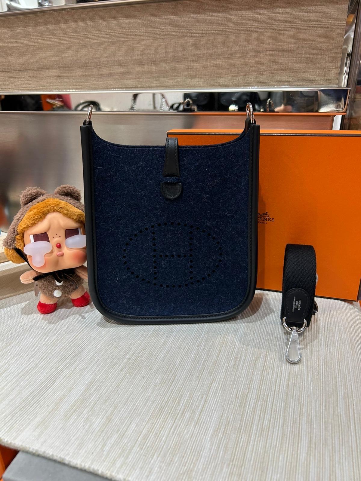 全新 HERMES Mini Evelyne 16 ,2Z 午夜藍 Bleu Nuit牛皮 Feutre 羊毛氈銀扣,STAMP Z , 100%Authentic,全新未使用品 ✅收據✅dust bag✅box 