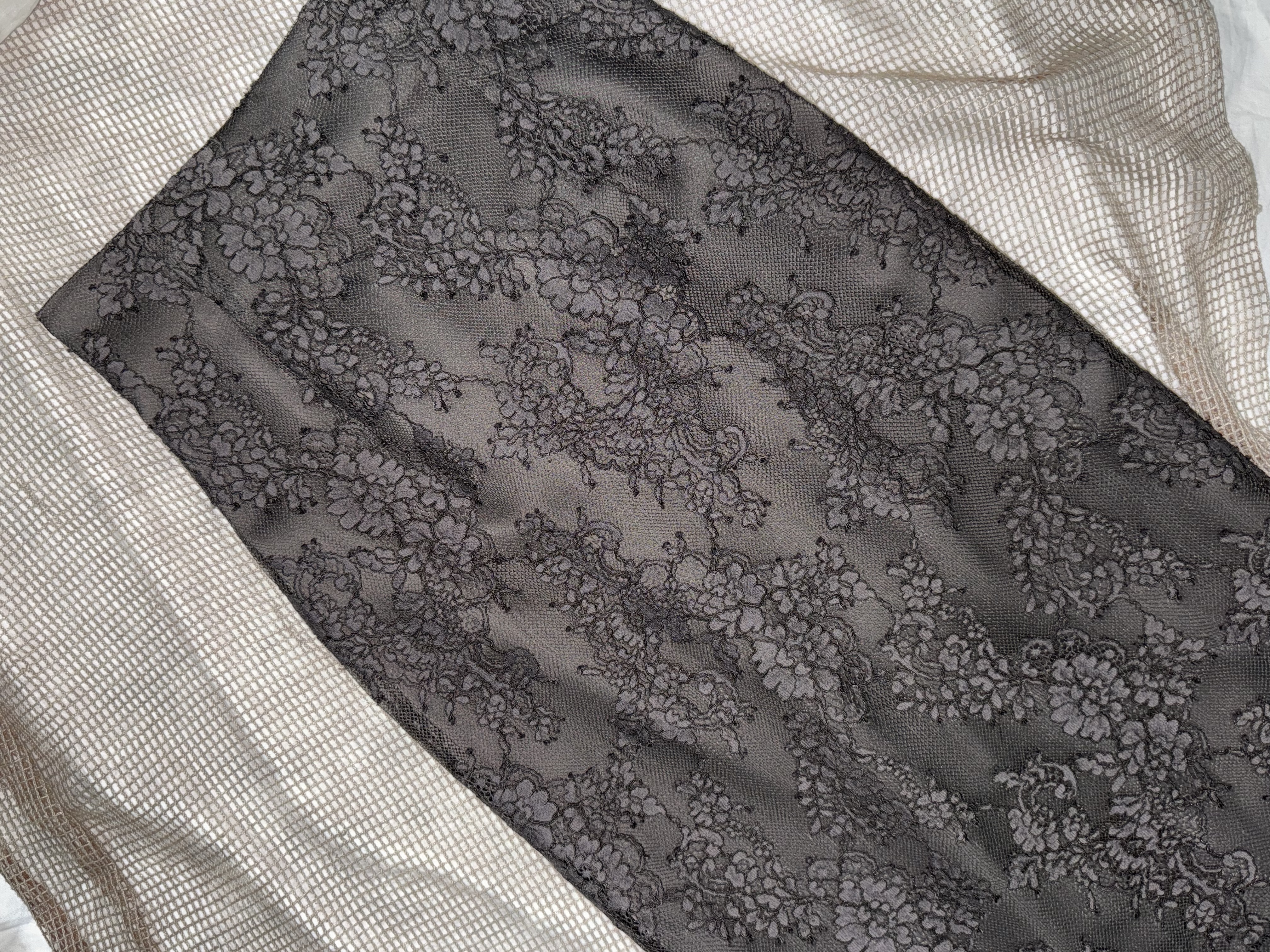 Dark Lace Long Skirt