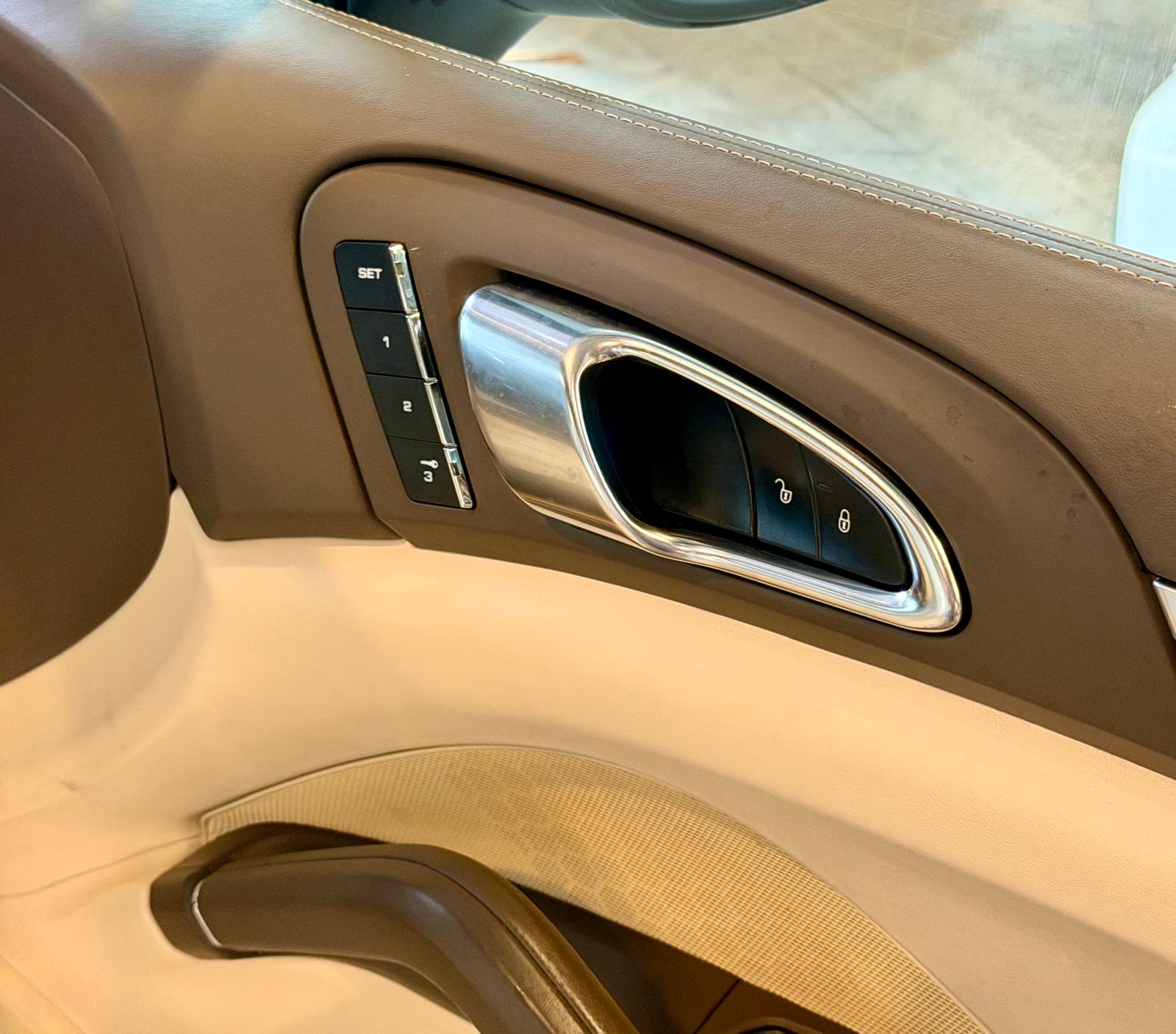 Porsche Cayenne GTS 2012