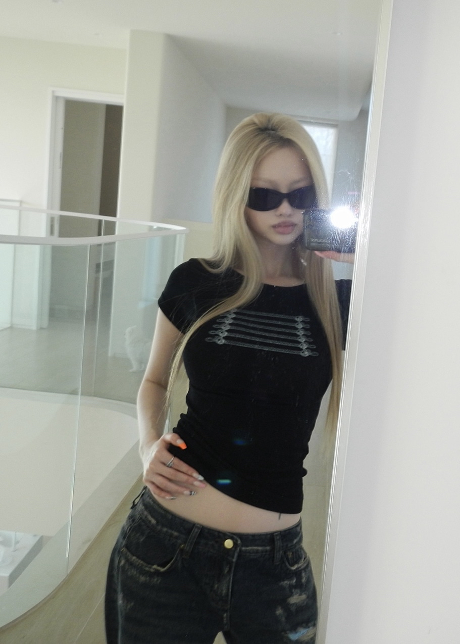 Edgy Rope Graphic Top