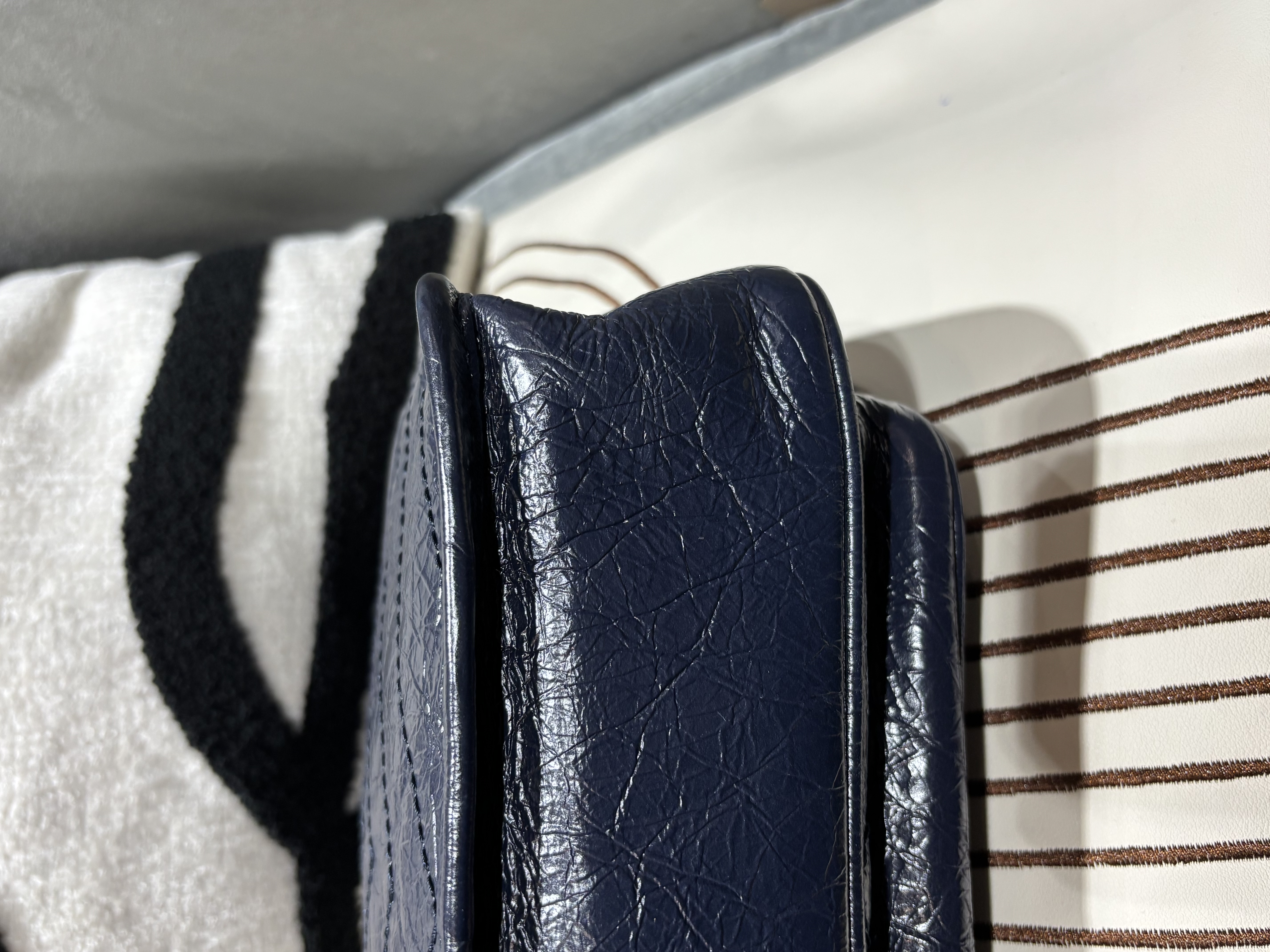 Ysl Niki baby navy 100%Authentic,98%new ✅ certificate ✅dust bag 