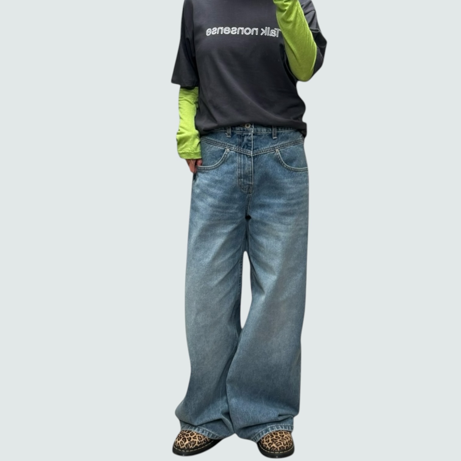 221030 洗水闊腳牛仔褲