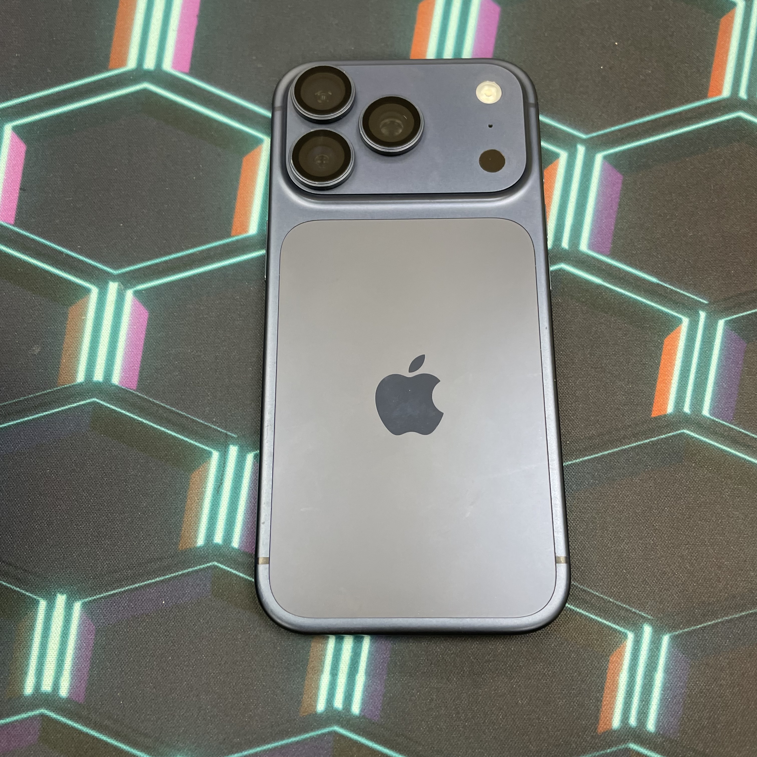 *6043 17 Pro 超靚機 512GB 電100 藍色 blue