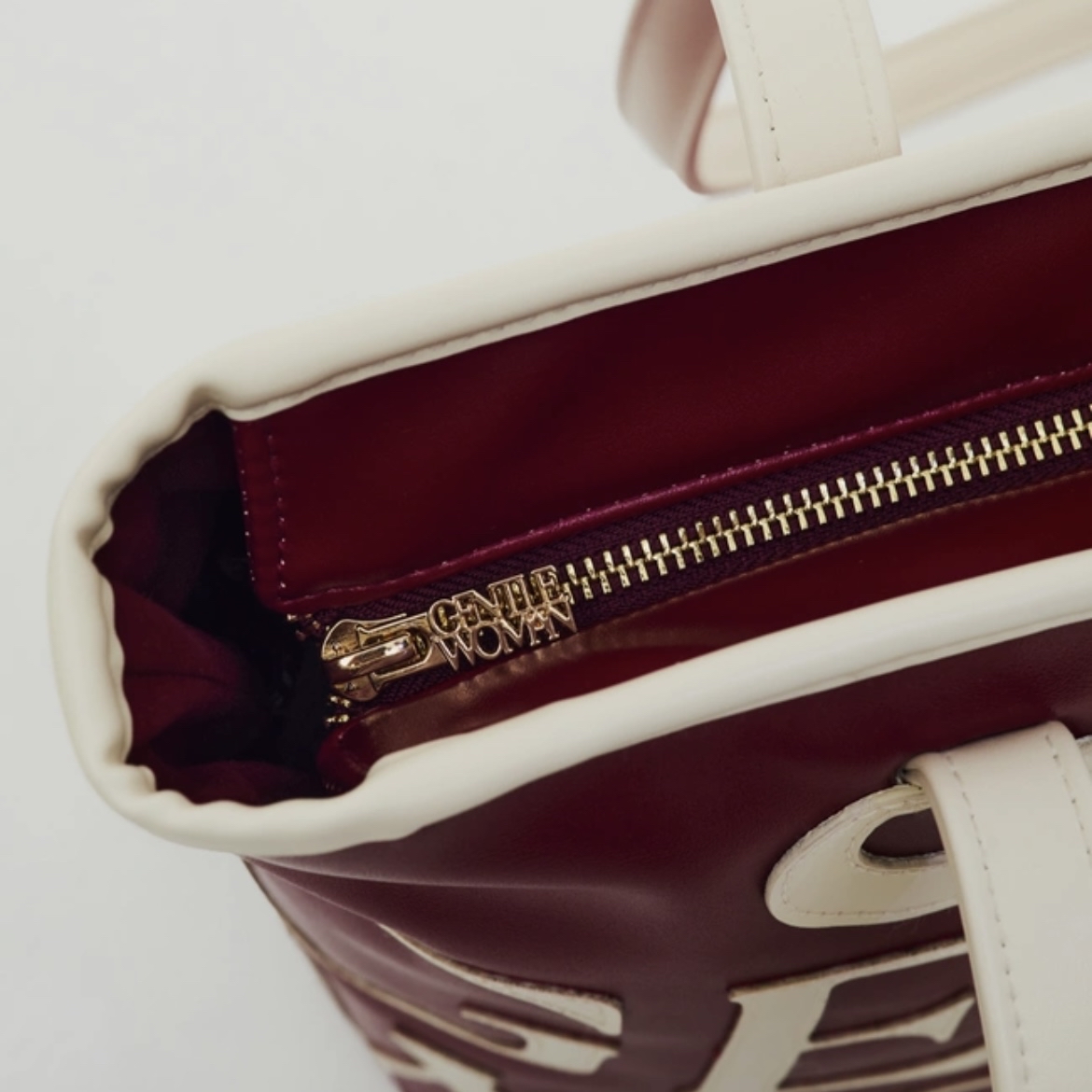 預購 | 🇹🇭GENTLEWOMAN ⭐OFF HOURS SHOULDER BAG(RED) BG1122-2