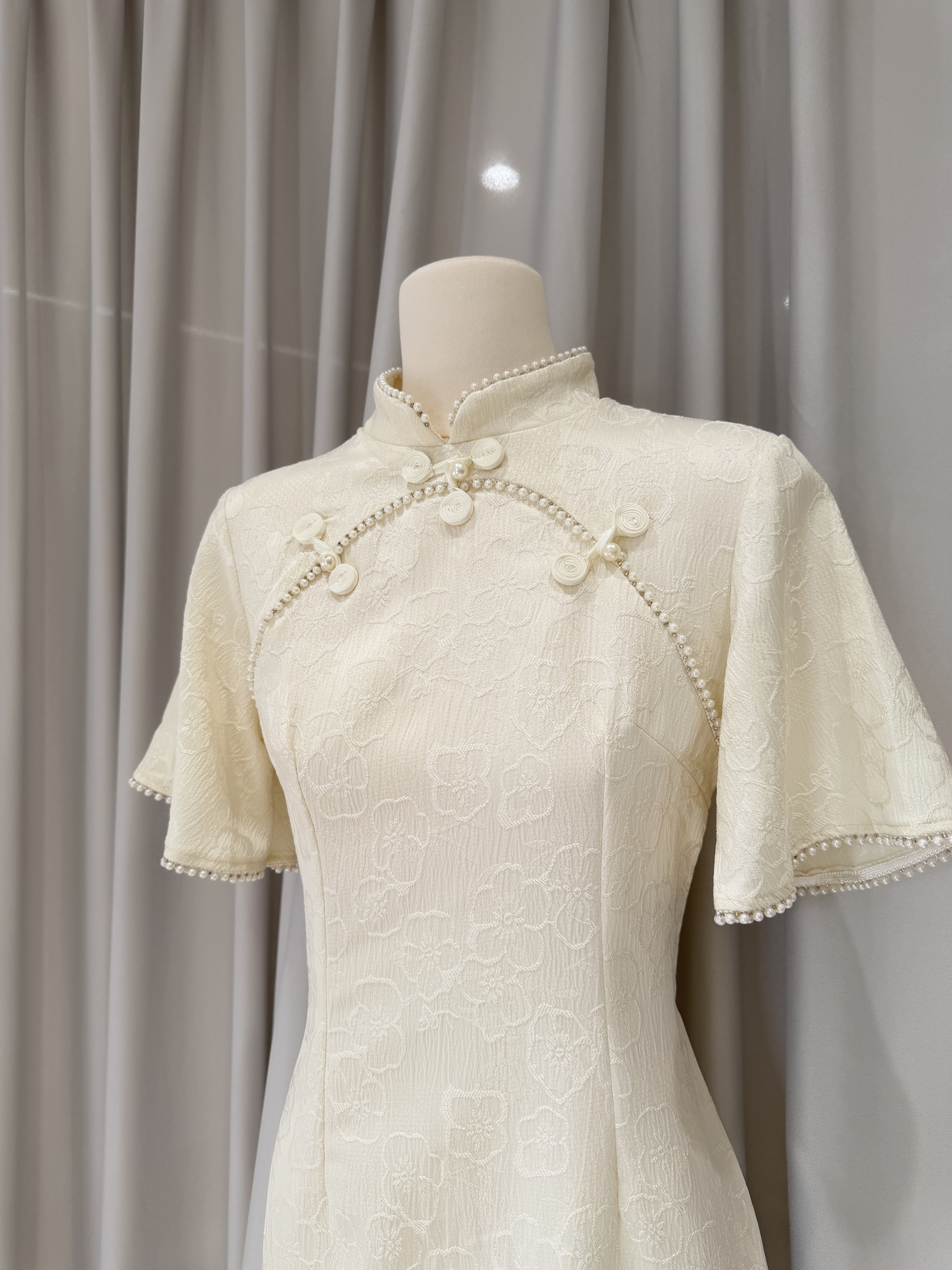 6633 新中式提花珍珠旗袍