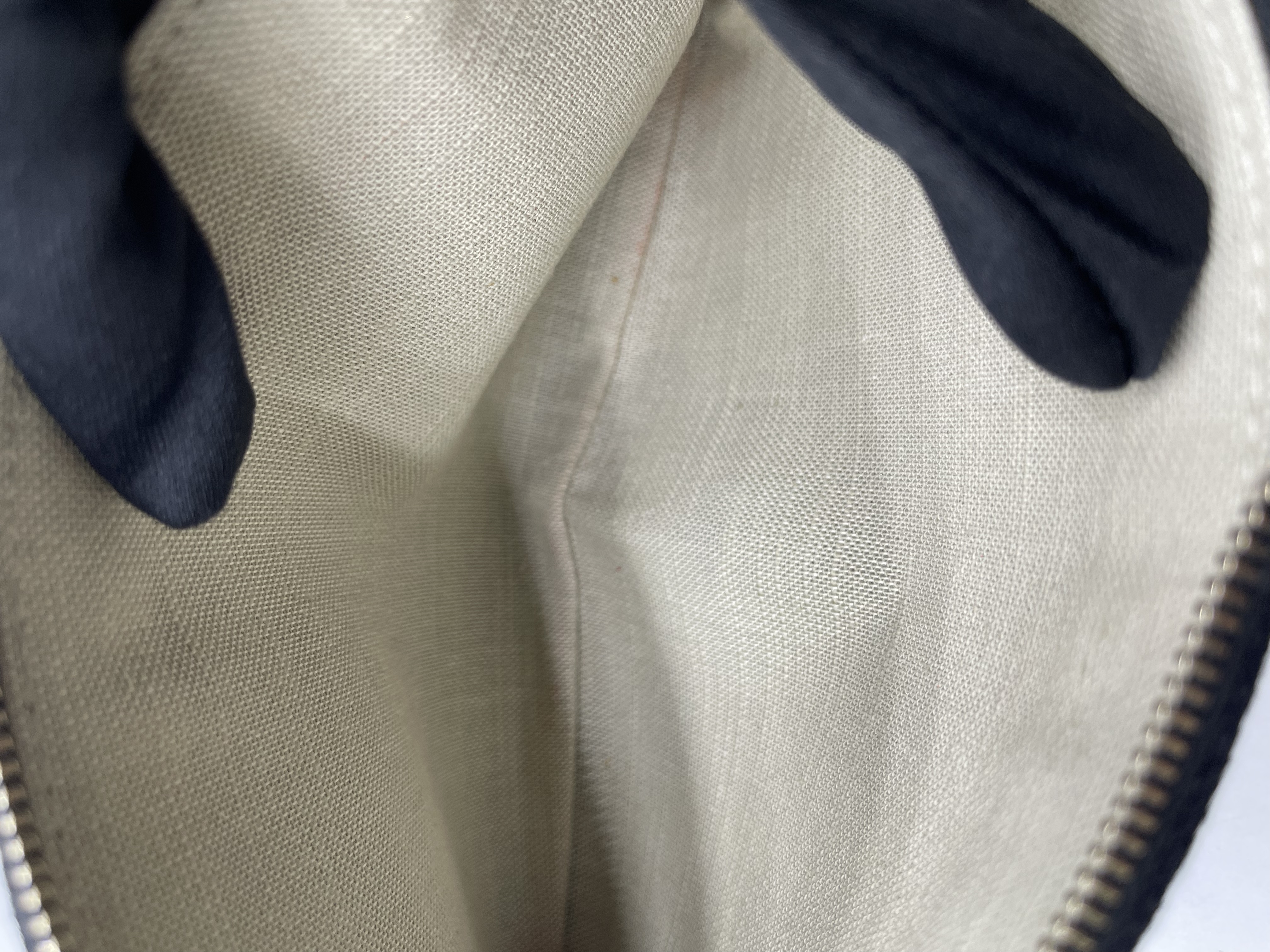 Pre-owned Chanel shopping bag / Product Code: 26040303