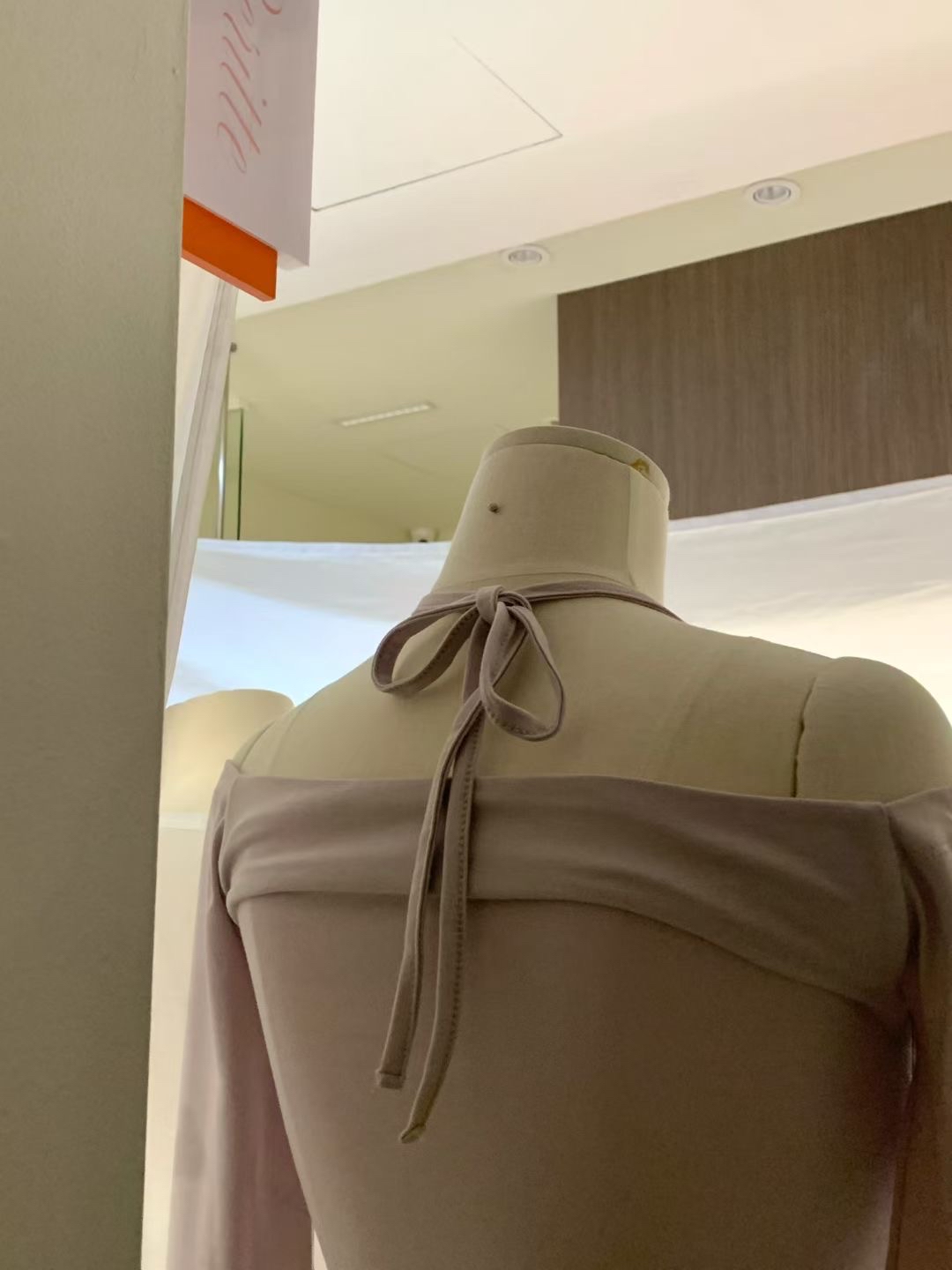  【 🫧一見鐘情♡延續大熱透紗～💭夢幻色調！親膚感網紗掛頸上衣💜 】 Dream Double Layer Top(三色入)