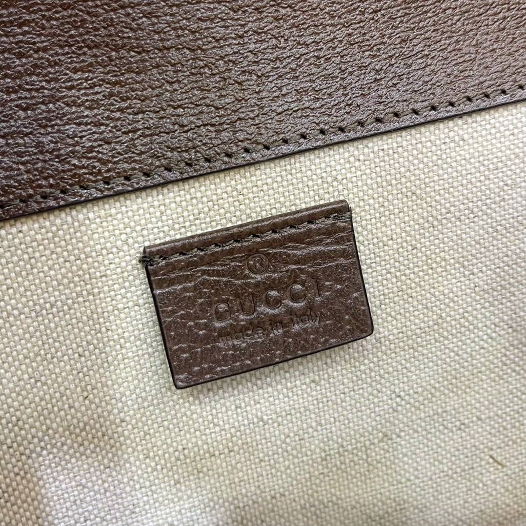 🔥帆布 Dionysus酒神系列# ▫️型号：400249 ▫️尺寸：28*17*9cm 万年推 ，稳稳的销量冠军🏆原厂棕色牛皮➕大G帆布面料. 配以如今颇具神话因素的织纹虎头扣，非常耐看与典雅。滑动链条可调整为约38厘米的肩带，或长约22厘米的顶部手提带，内部拉链隔层且翻盖下配有口袋，非常实用，经典而又不失潮流的复古设计加上大G图纹，爱美的你们怎会剁手呢！