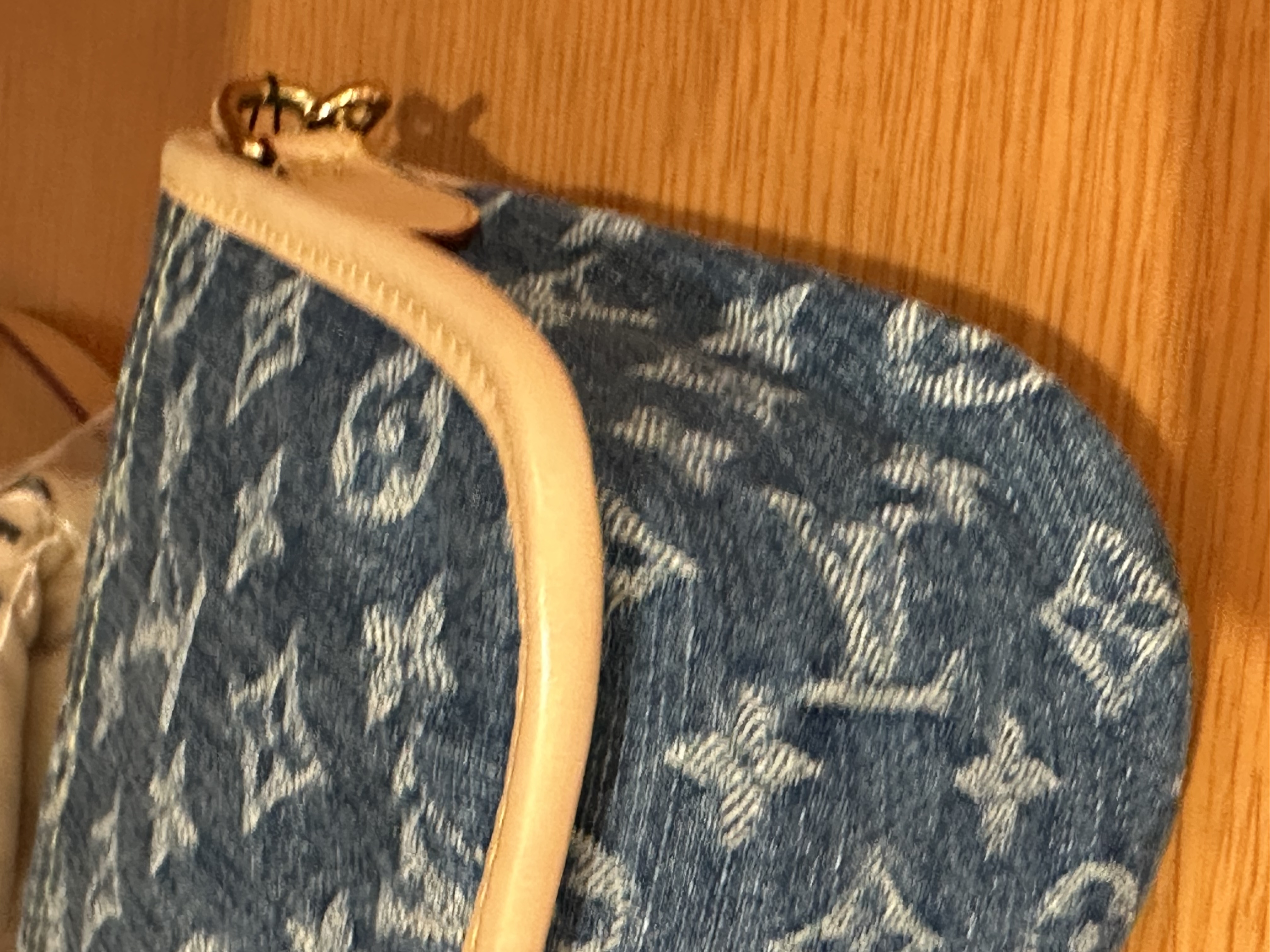 直播貨品 |  [1個-$100 2個-$300］HH36