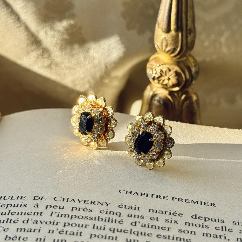 Vintage Czechoslovakian C.a. 1980s New Old Stock Sparkling Clip Earrings (NZ084)