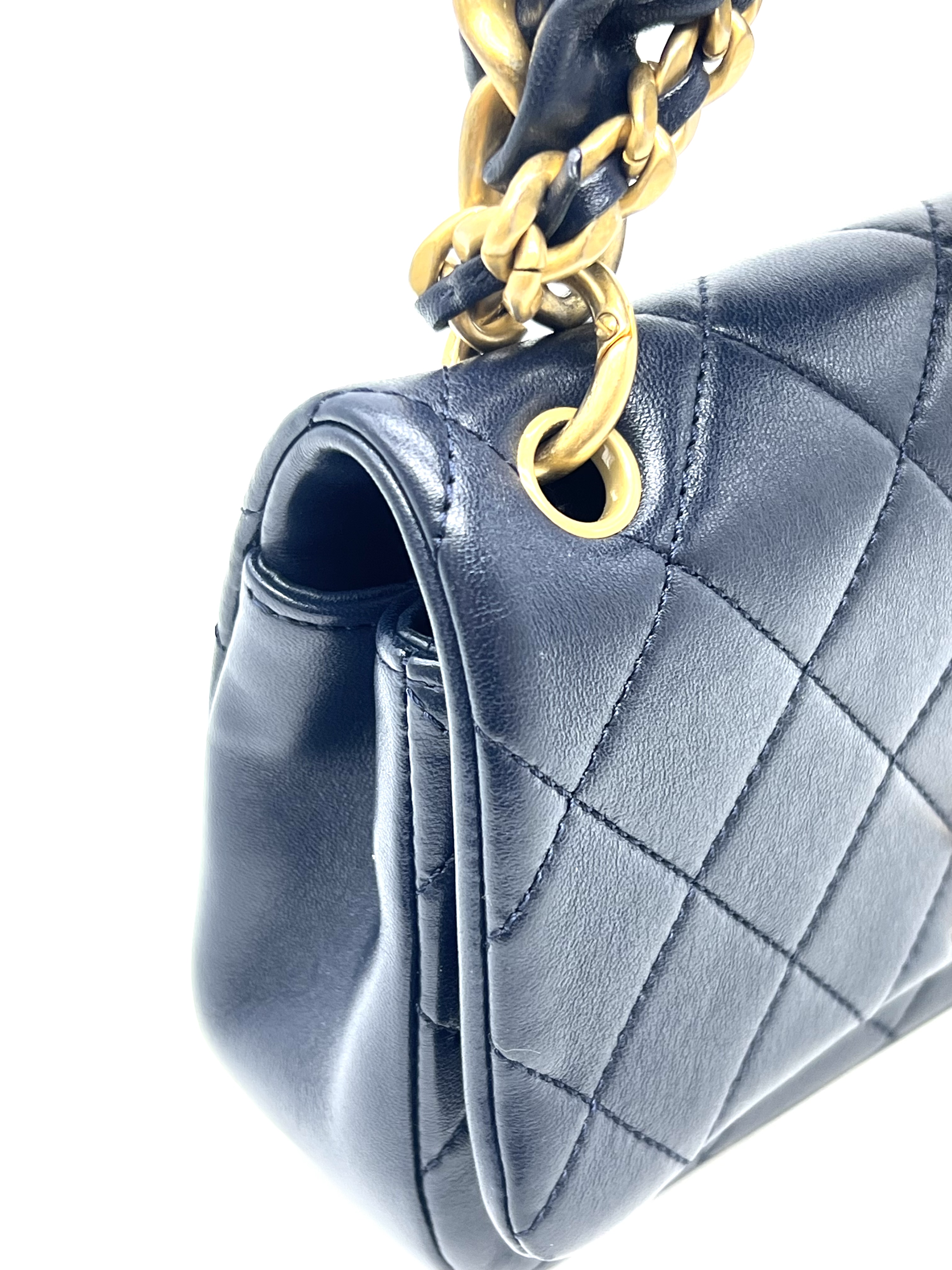 Pre-Owned CHANEL Lambskin Leather Timeless Top Handle Bag / Product Code: 26042212