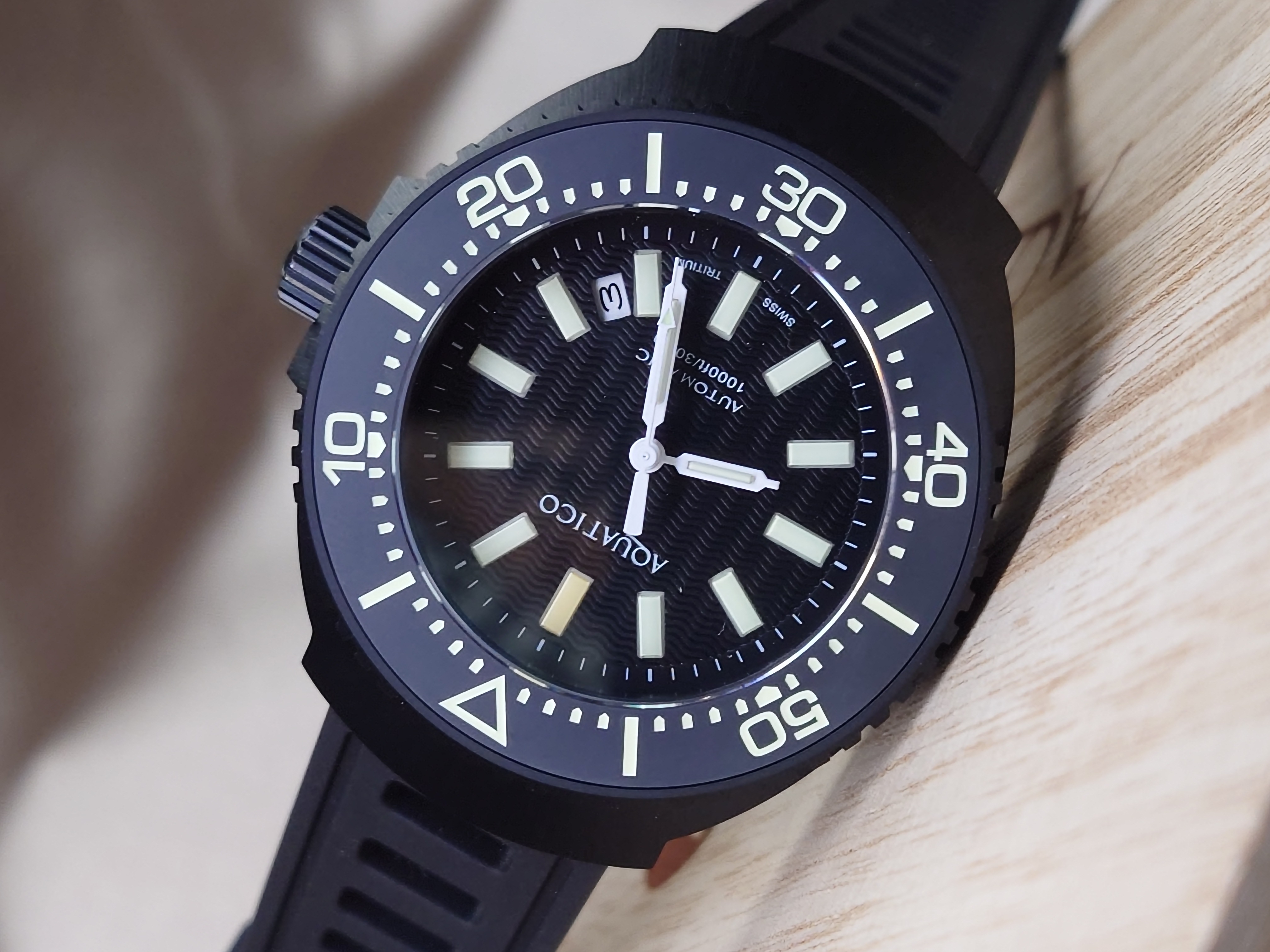 Aquatico T100+DLC Super Marine Titanium Tritium 5 級鈦合金超級夜光機械錶