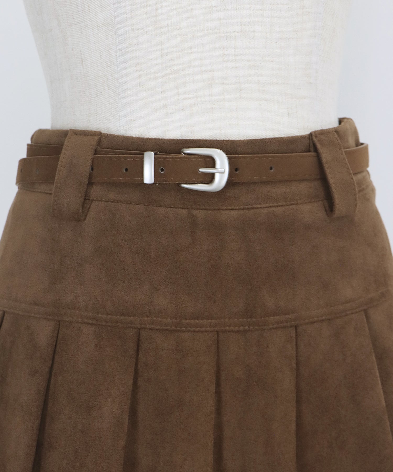 <限量現貨><JP> 麂皮質感褶皺短裙褲 (附 belt) * 2色入 