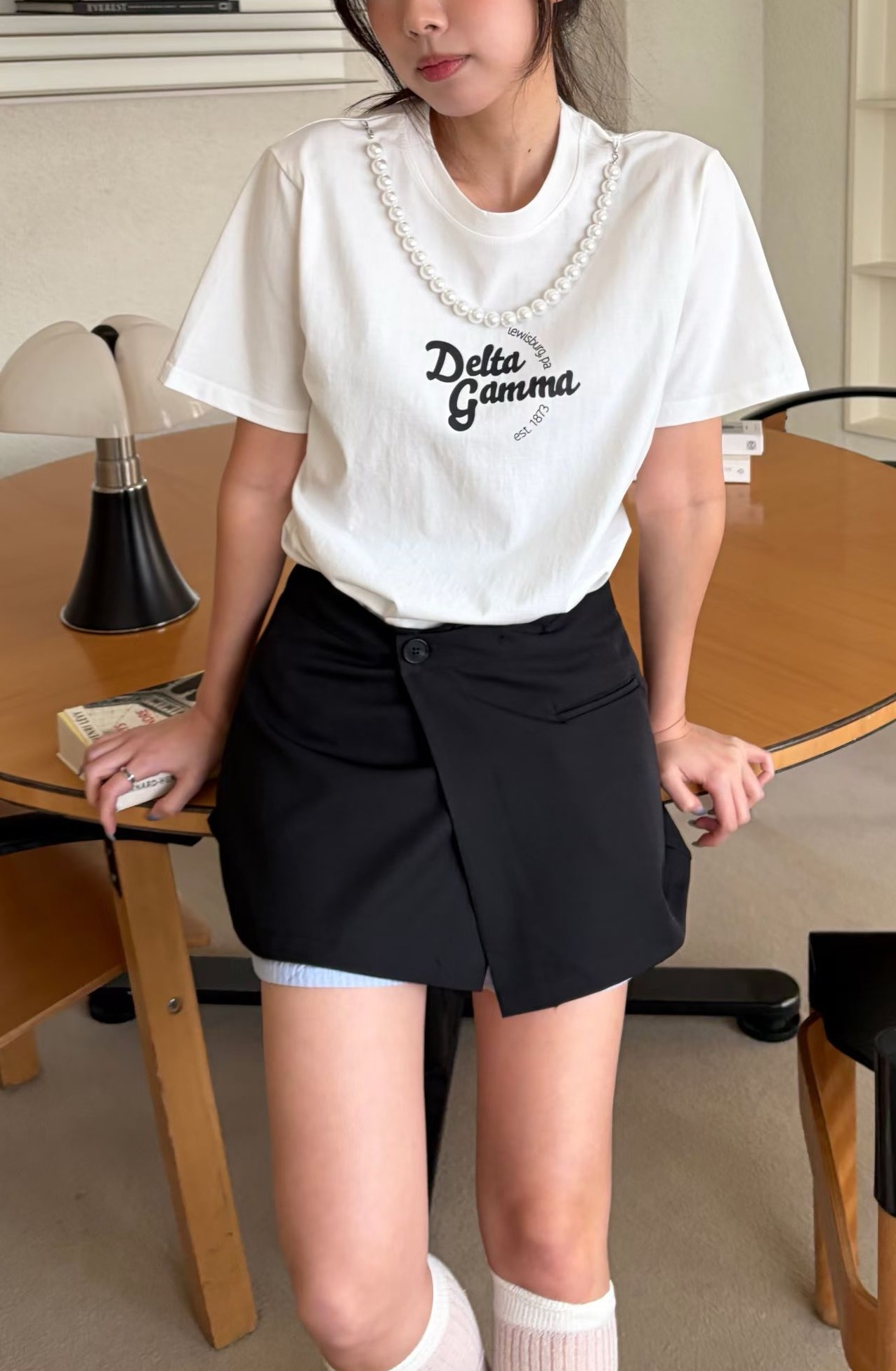 珍珠鏈英文字Tee