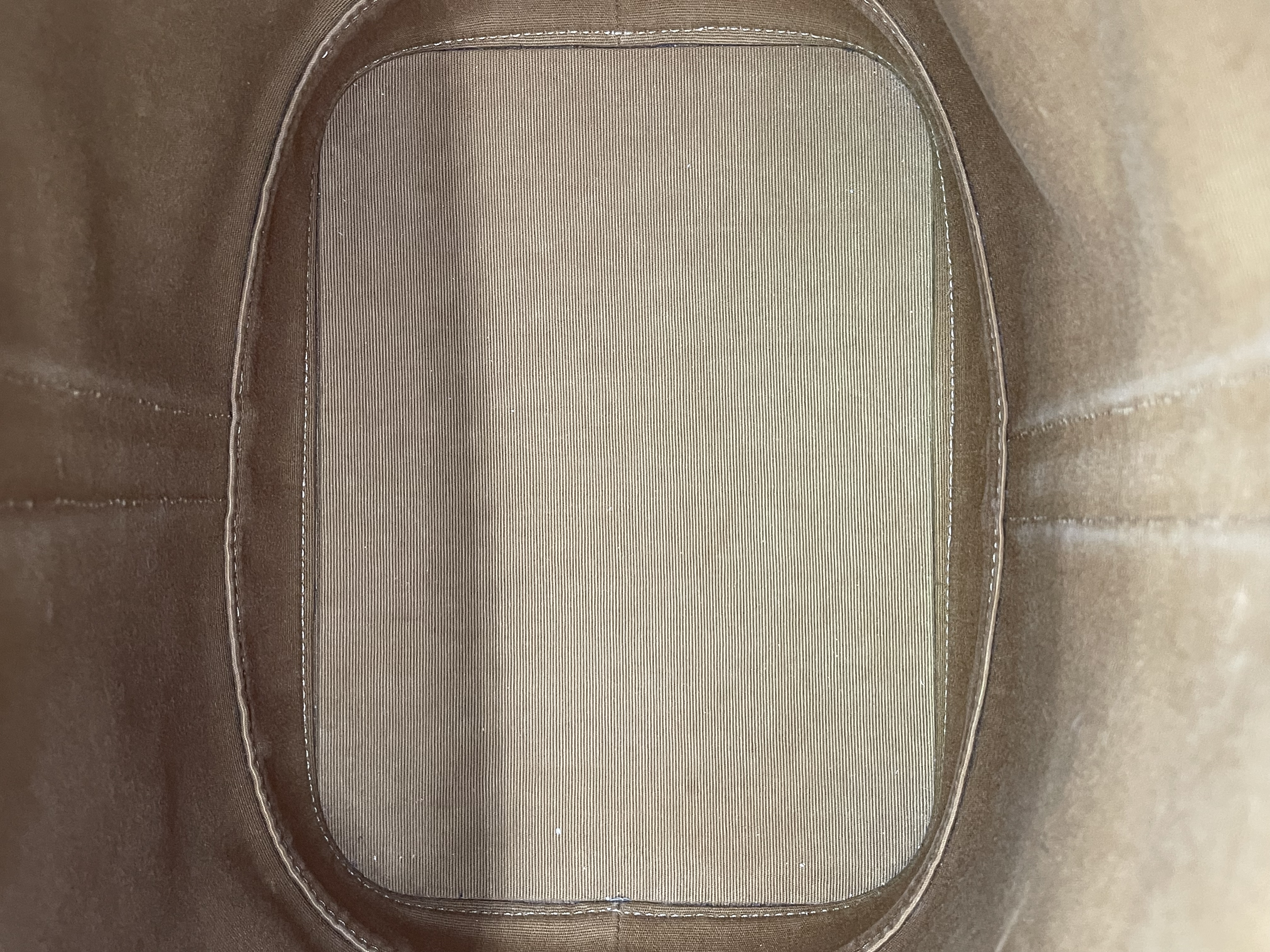 Pre-owned CELINE Medium Triomphe Bucket Bag / Product Code: 26031416