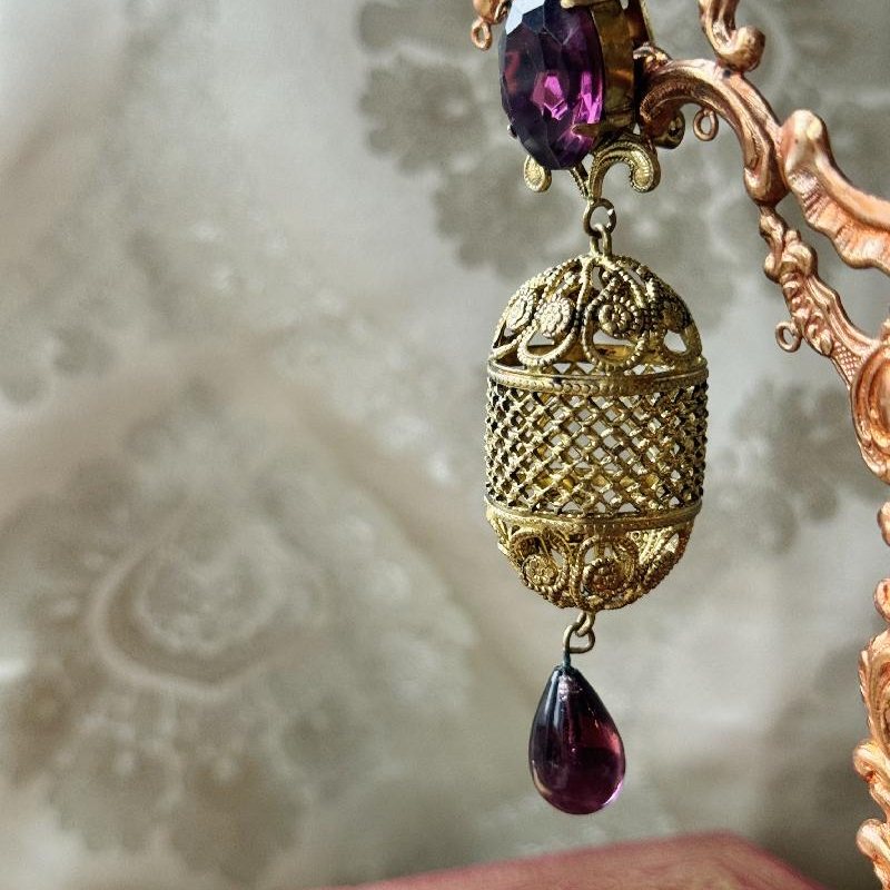 C.a. 1950s Czechoslovakian Baroque Style Gilded Lattice Clip Earrings with Amethyst Glass Teardrops(MT2421)