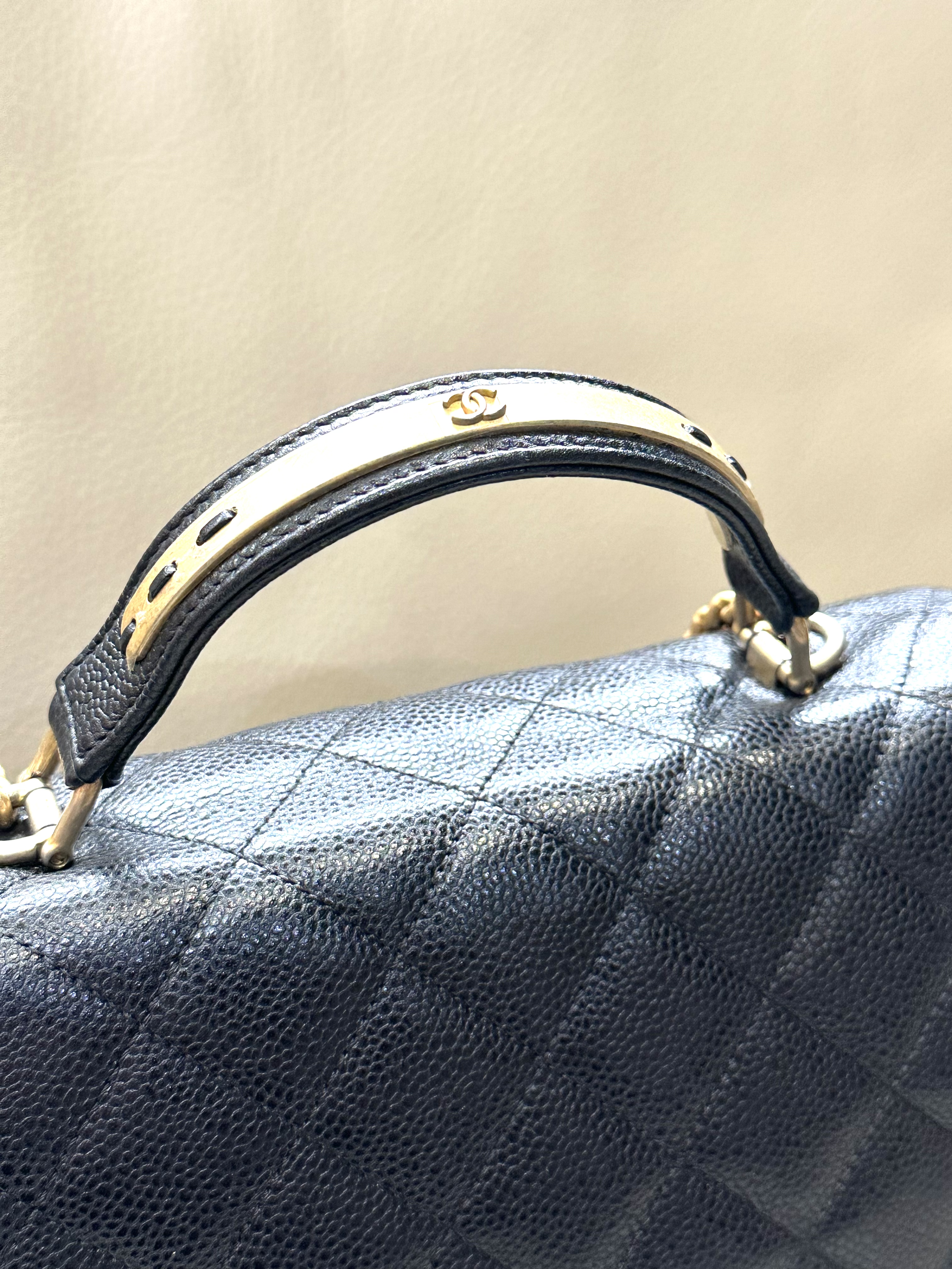 Pre-owned Chanel Black Top Handle Flap Bag / Product Code: 26040501