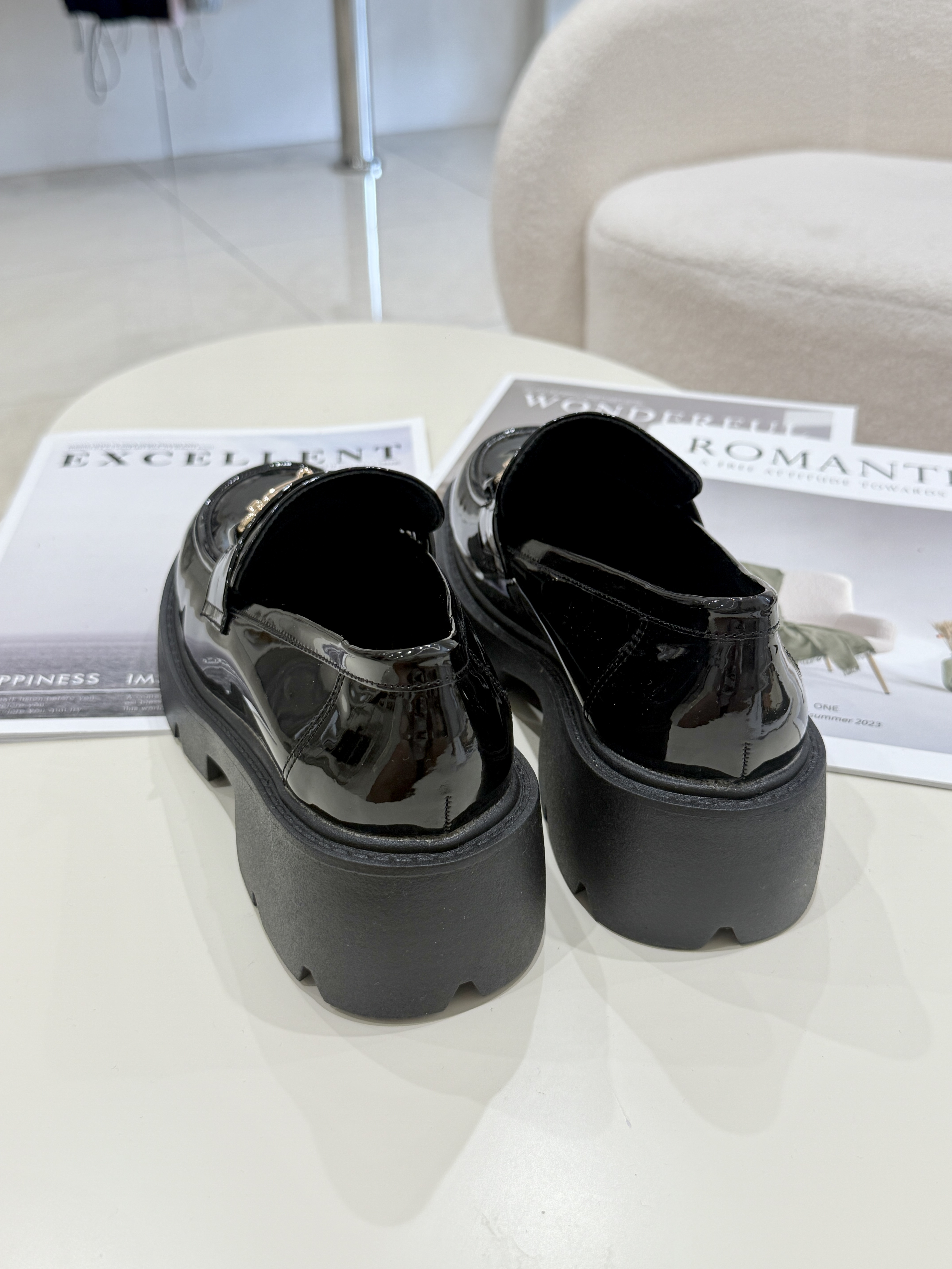 TA77 爆款百搭马蹄扣乐福鞋