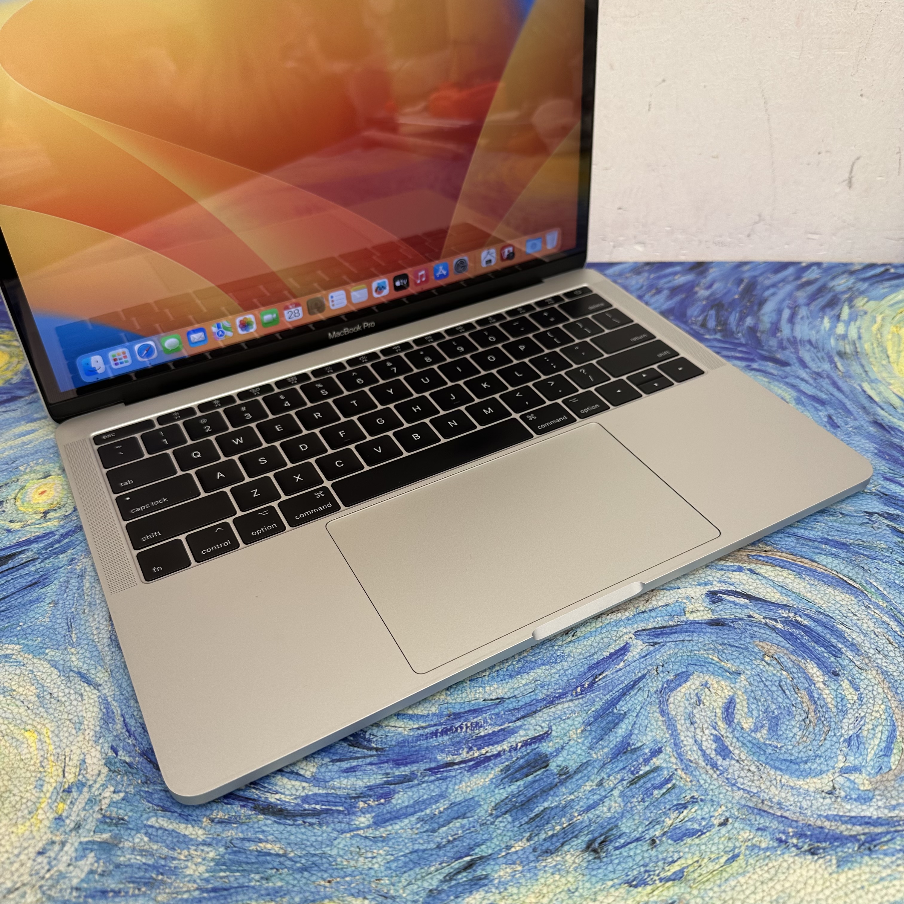 #5823 Apple MacBook Pro 2017 i5 CPU 8GB Ram 256GB SSD