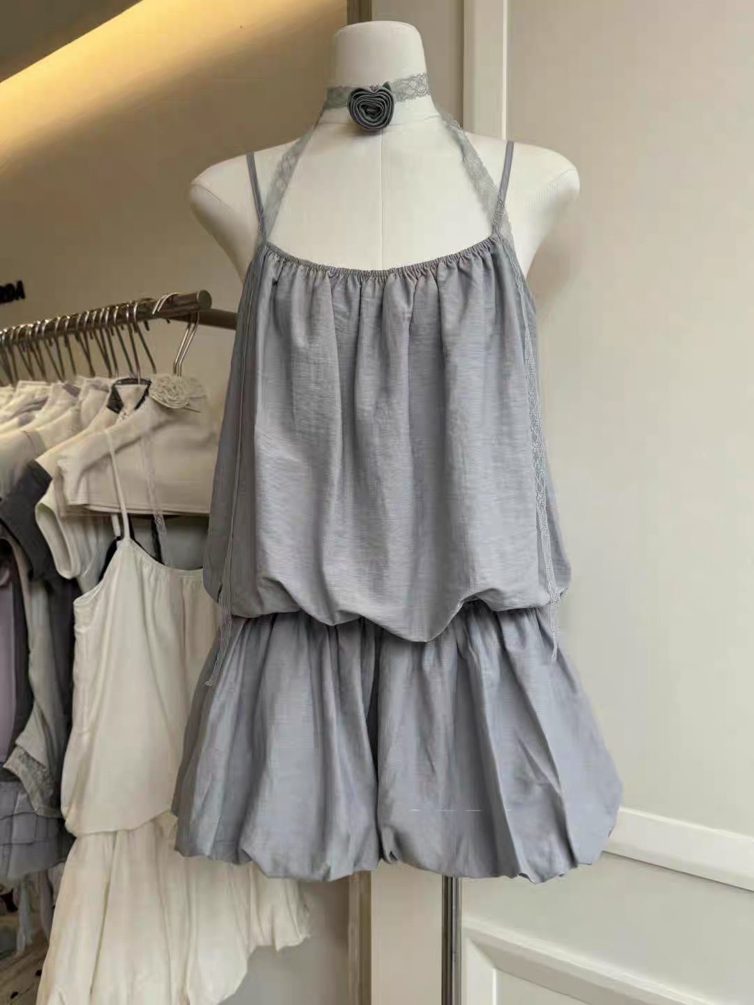 DR335收腰花苞短裙