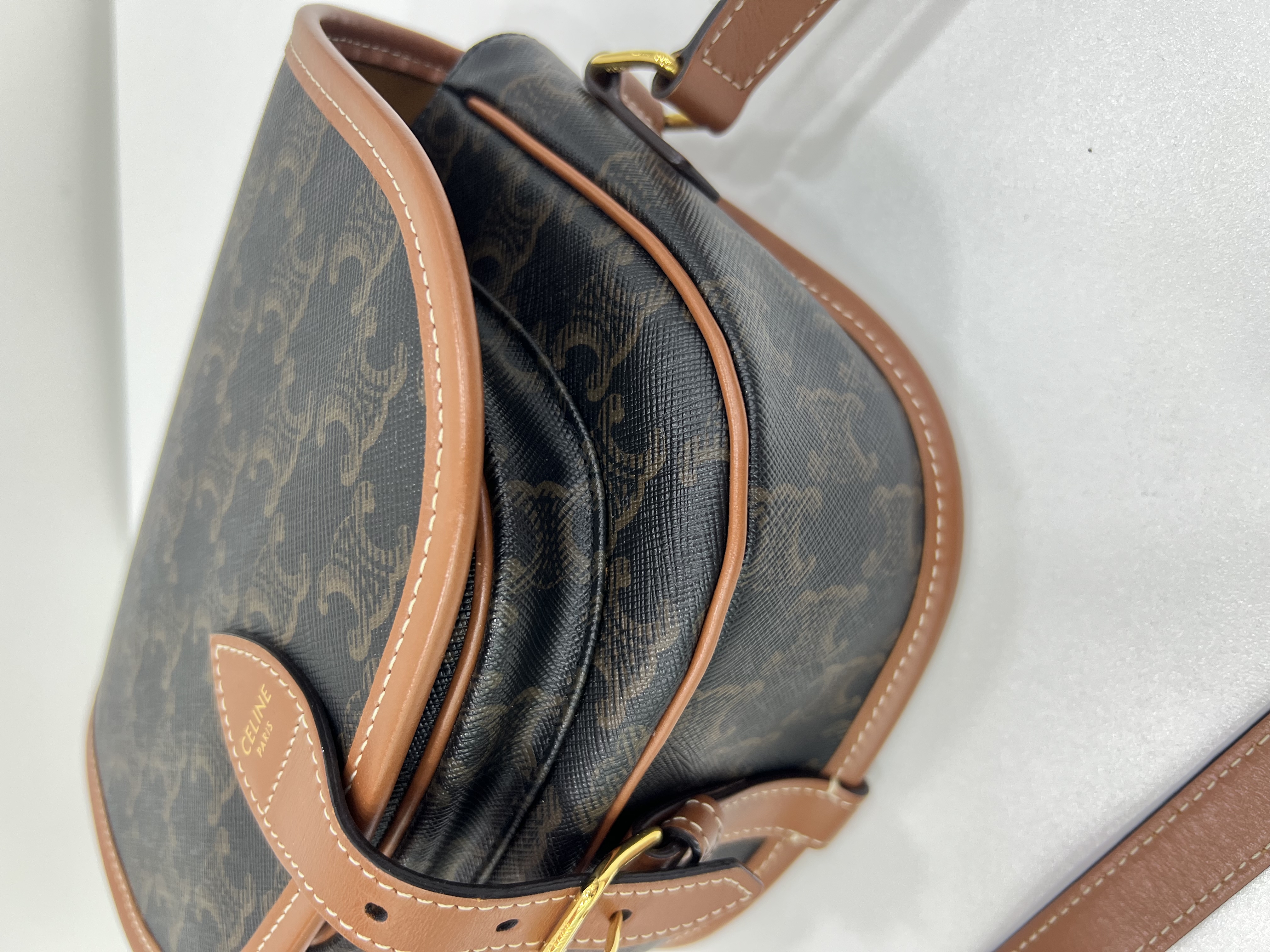 直播貨品 |  [1個-$100 2個-$300］E20