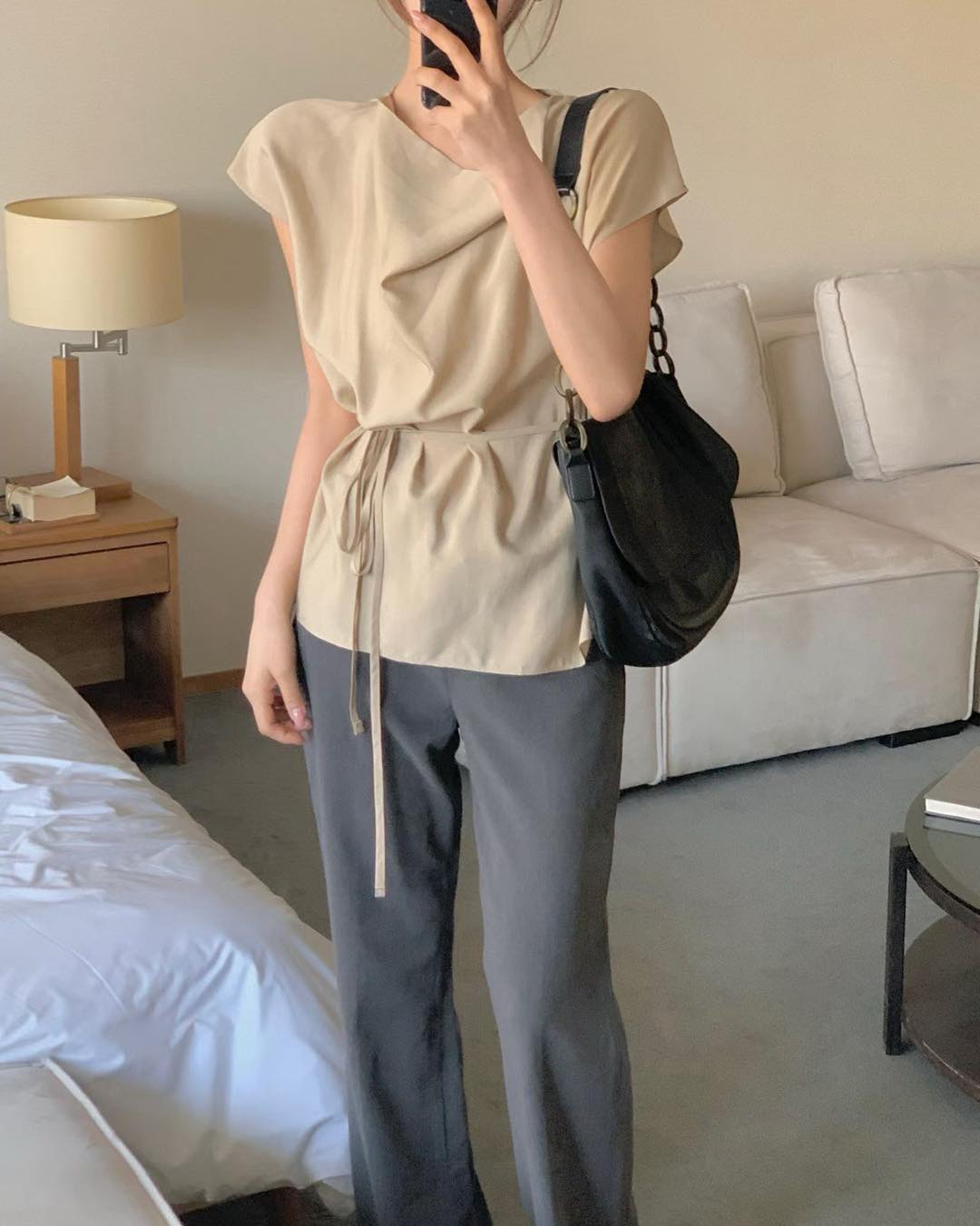 蕩領微皺色丁束帶上衣