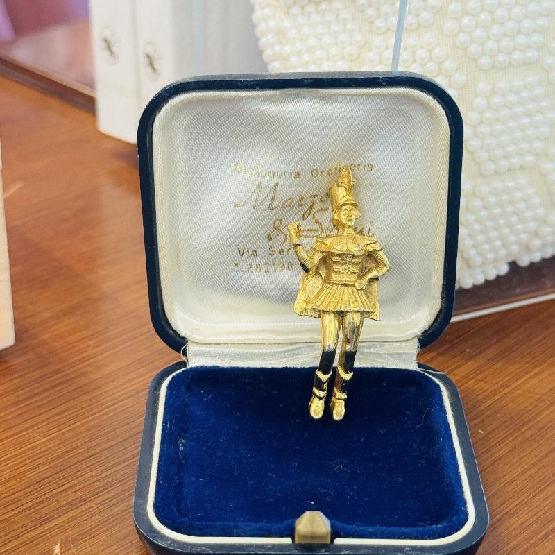 Vintage Golden Nutcracker/ Soldier Brooch (MT2560)