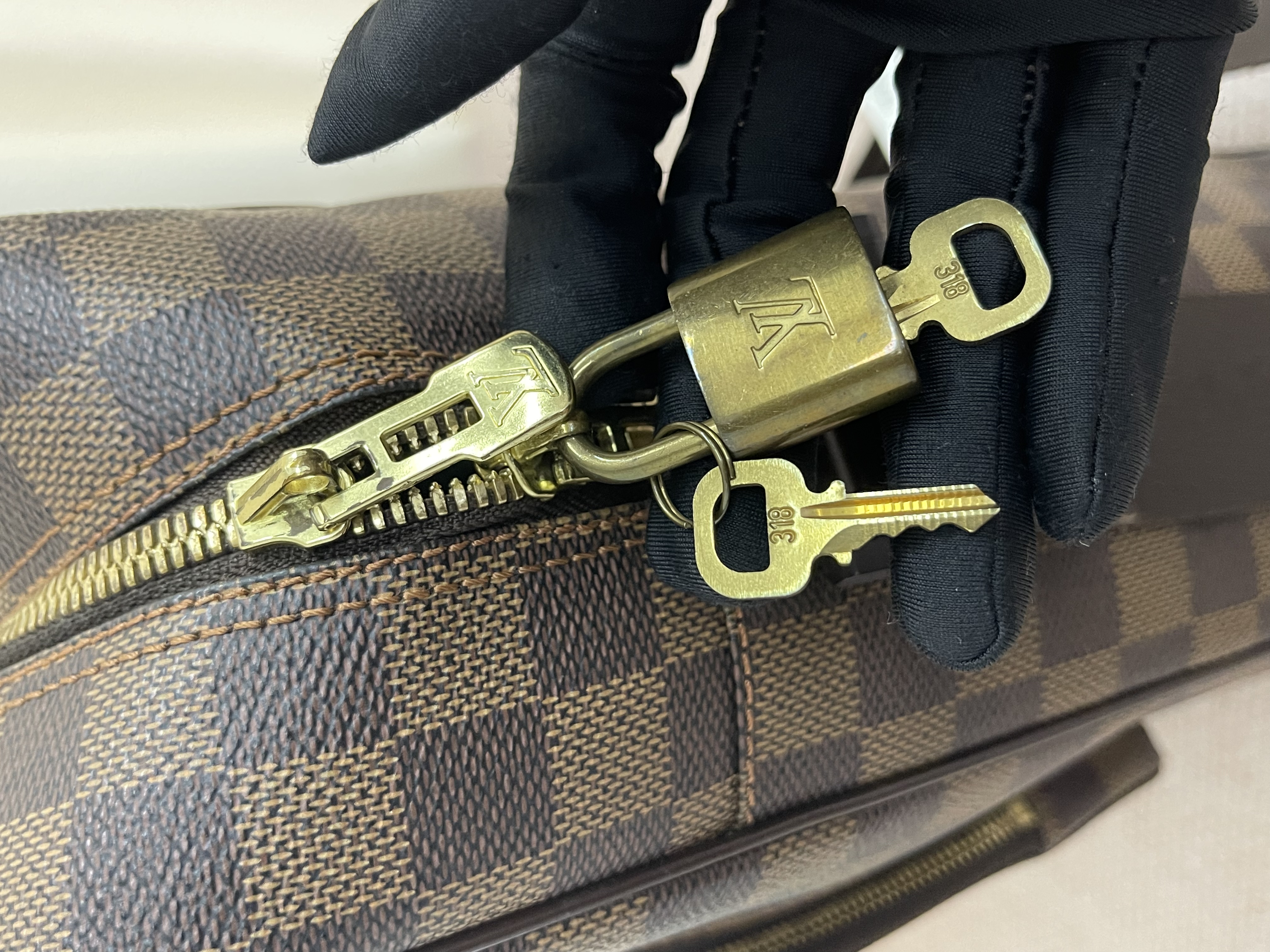 Pre-owned Louis Vuitton Damier Ebene Olav MM/ Product Code: 26042408