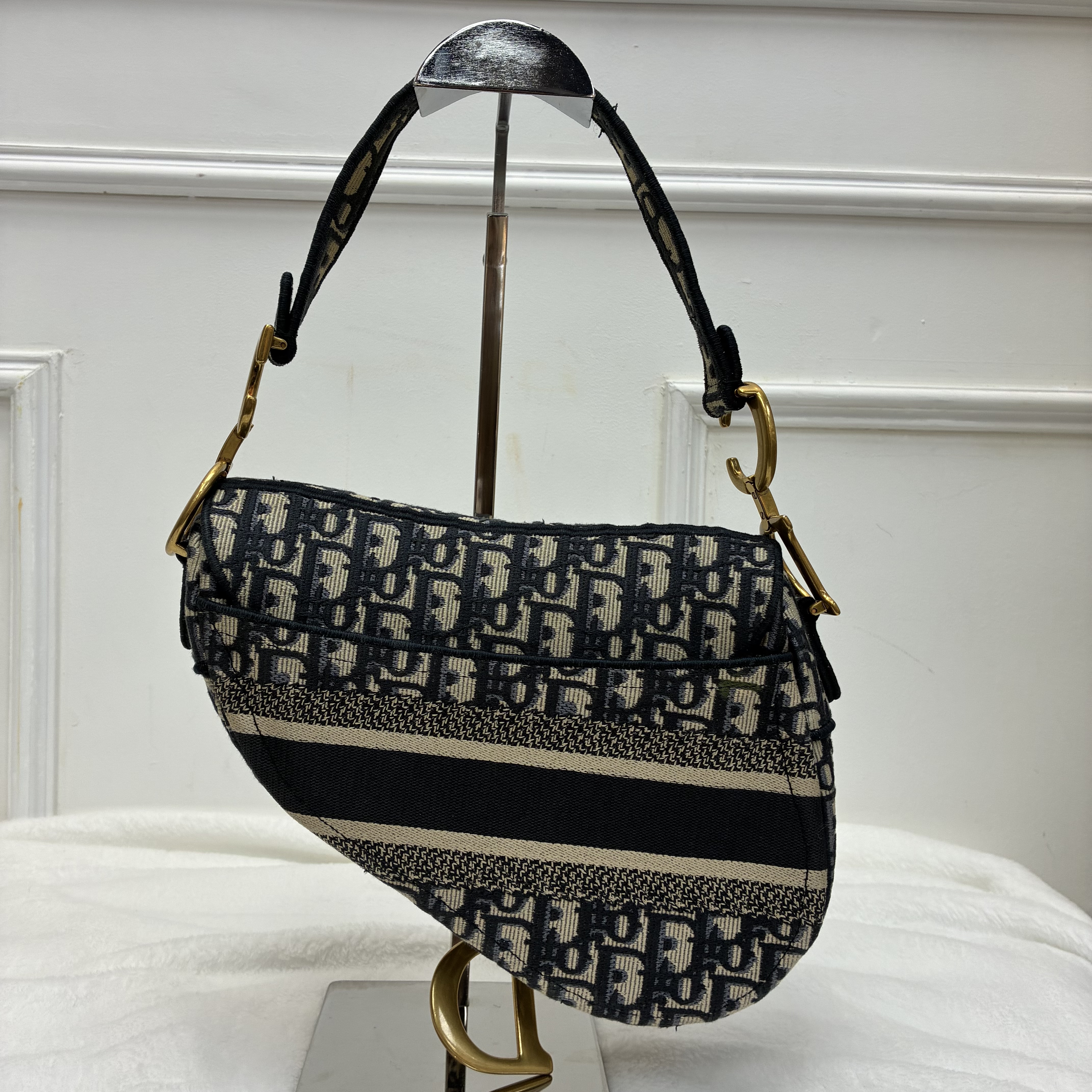 Dior saddle 刺繡馬鞍包