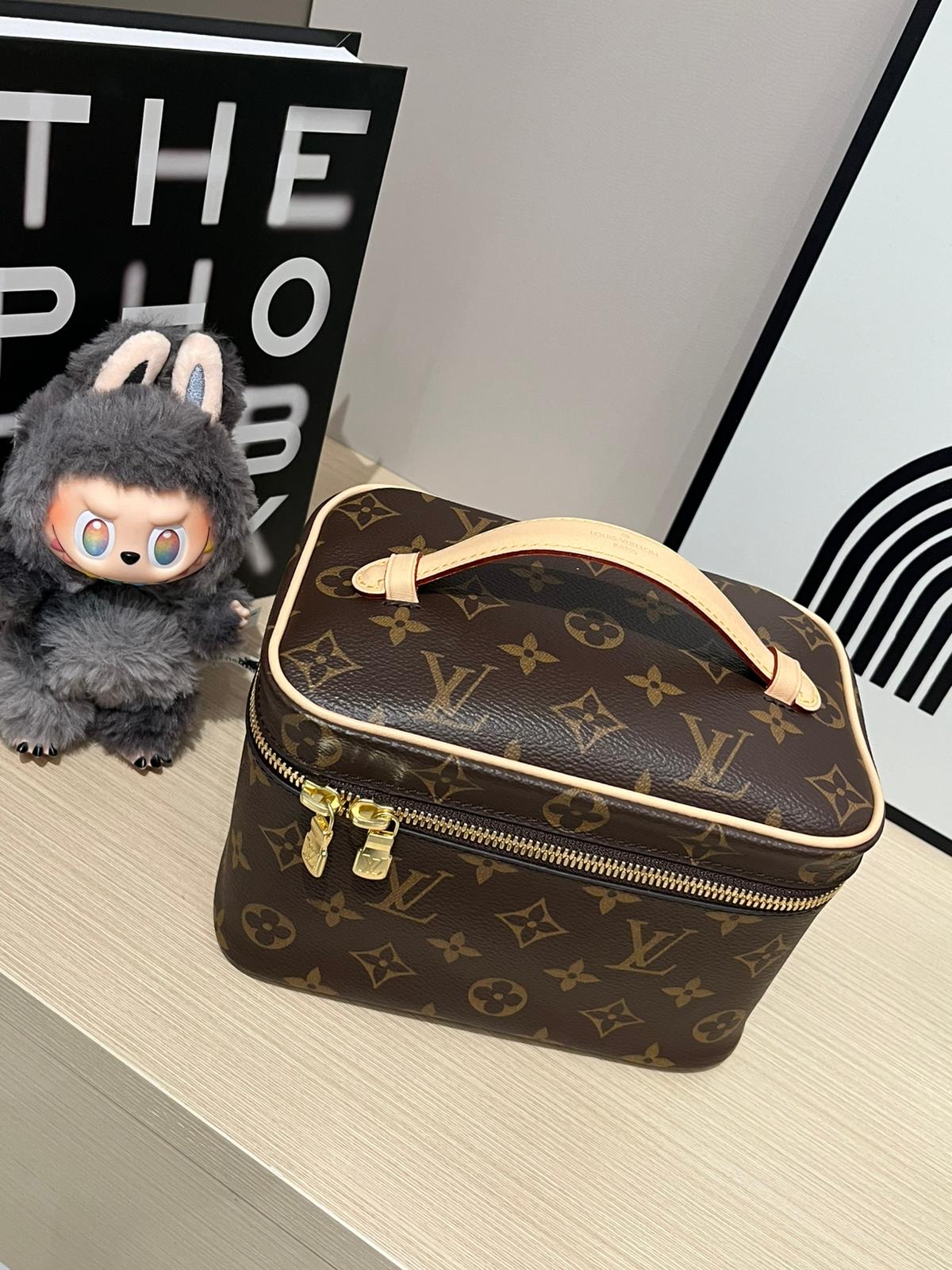 未使用品 LV Nano Nice 100%Authentic, Unused ✅Dust bag