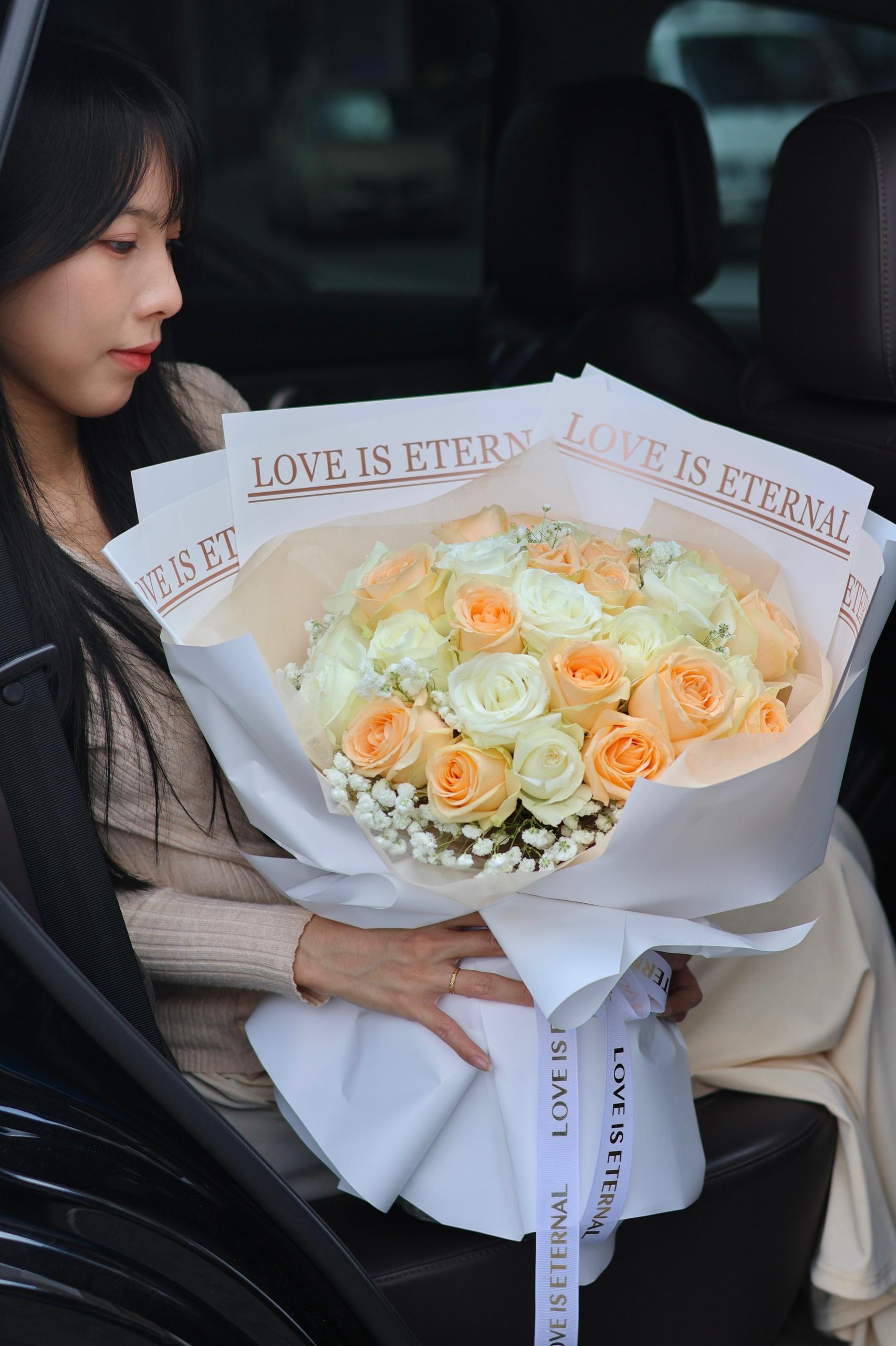 33 stalks Roses - One Forever 