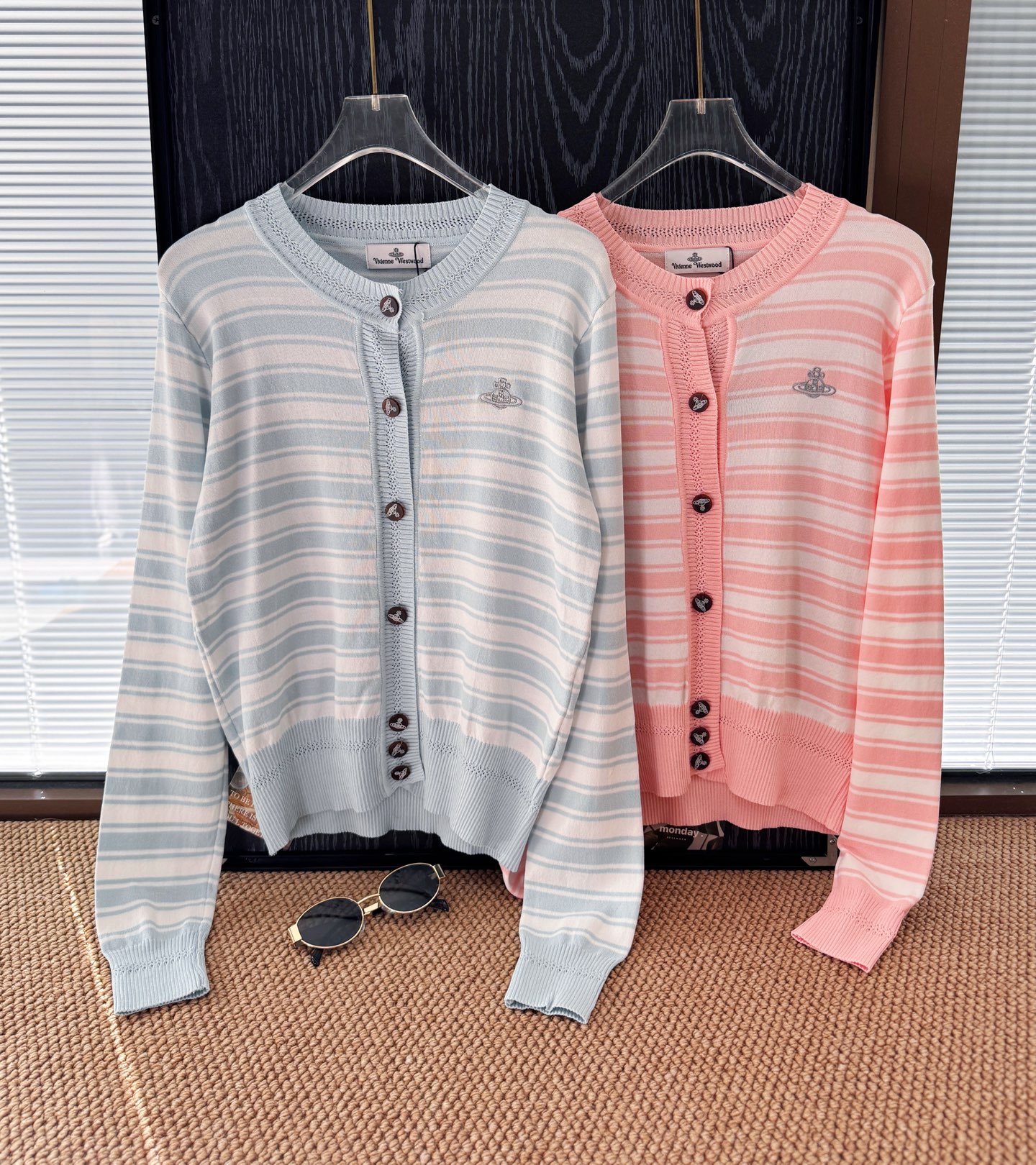 Vivienne Westwood 銀線土星刺繡薄款開襟冷衫