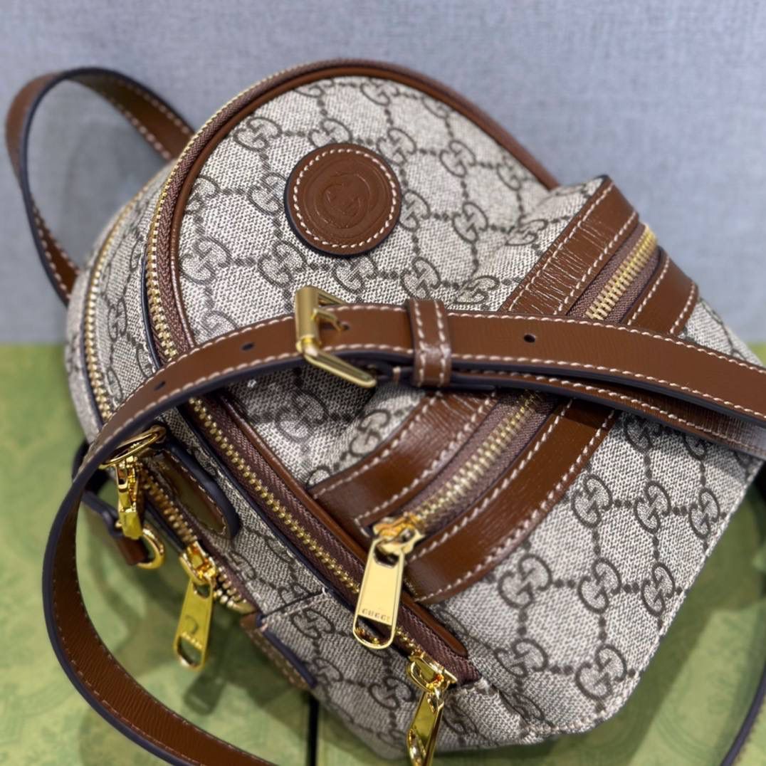 ▪大货实拍 𝐆𝐮𝐜𝐜𝐢 𝐦𝐢𝐧𝐢 𝐛𝐚𝐜𝐤𝐩𝐚𝐜𝐤小可爱 型号：725654 尺寸：15*19*8cm