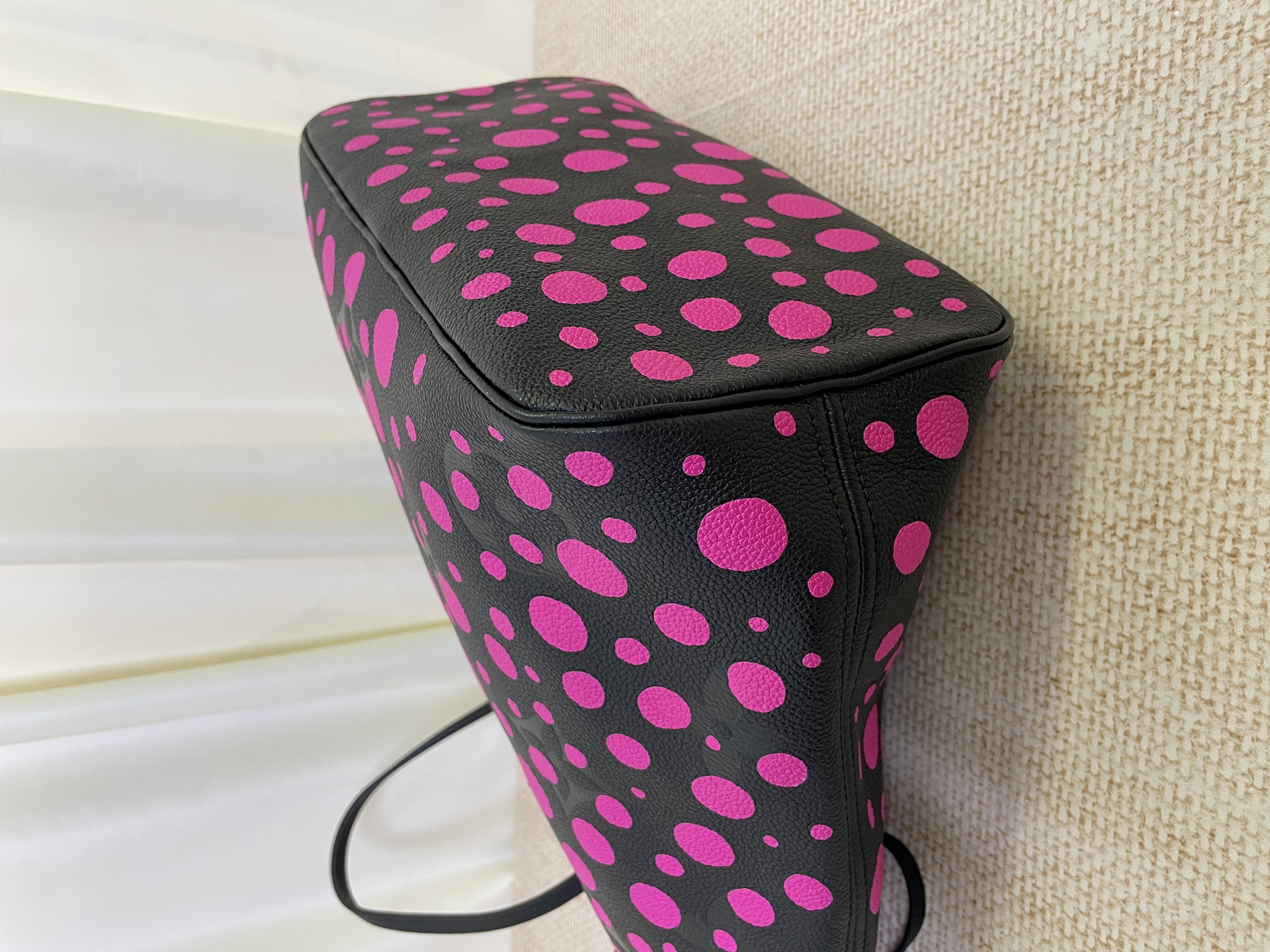 Pre-owned Louis Vuitton x Yayoi Kusama tote bag/ Product Code: 26031001