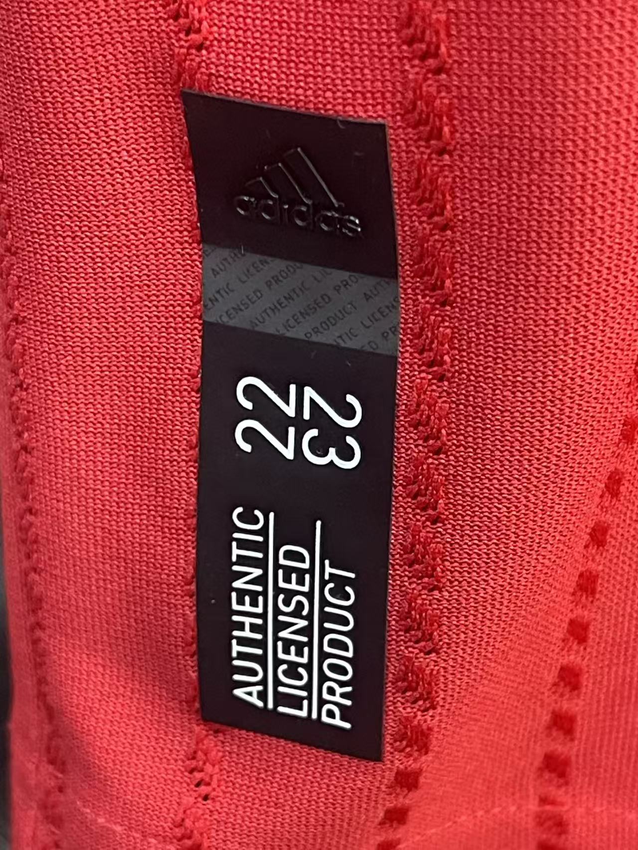 2022-23 Manchester United Home Authentic Shirt Size M "BNWT" 