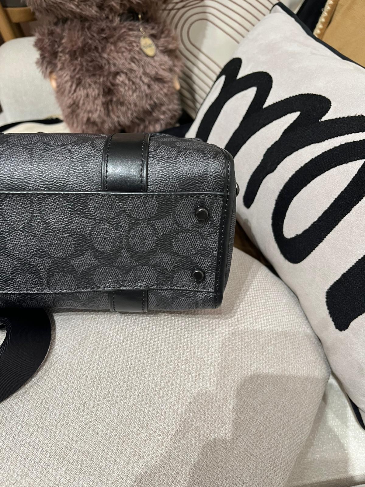 Coach Gotham Duffle 24 in Signature Boston bag 100%Authentic ,98%new ✅Dust bag