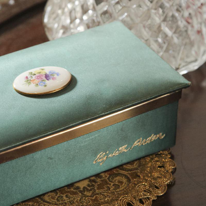 Elizabeth Arden Emerald Green Satin Box with Floral Porcelain from Germany(RU012)