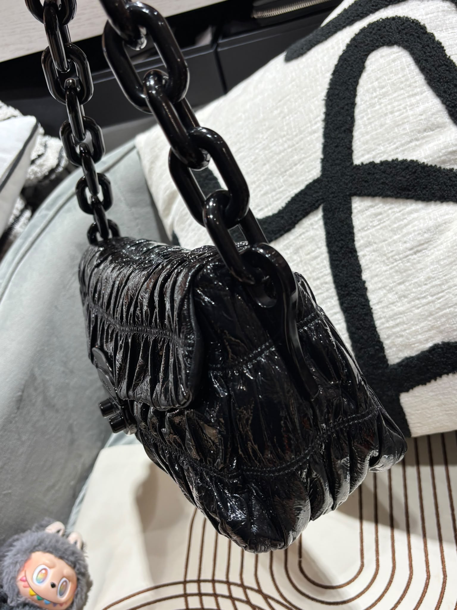 Prada So Black Shoulder Bag 油蠟皮 100%Authentic, 98%New ✅Dust bag